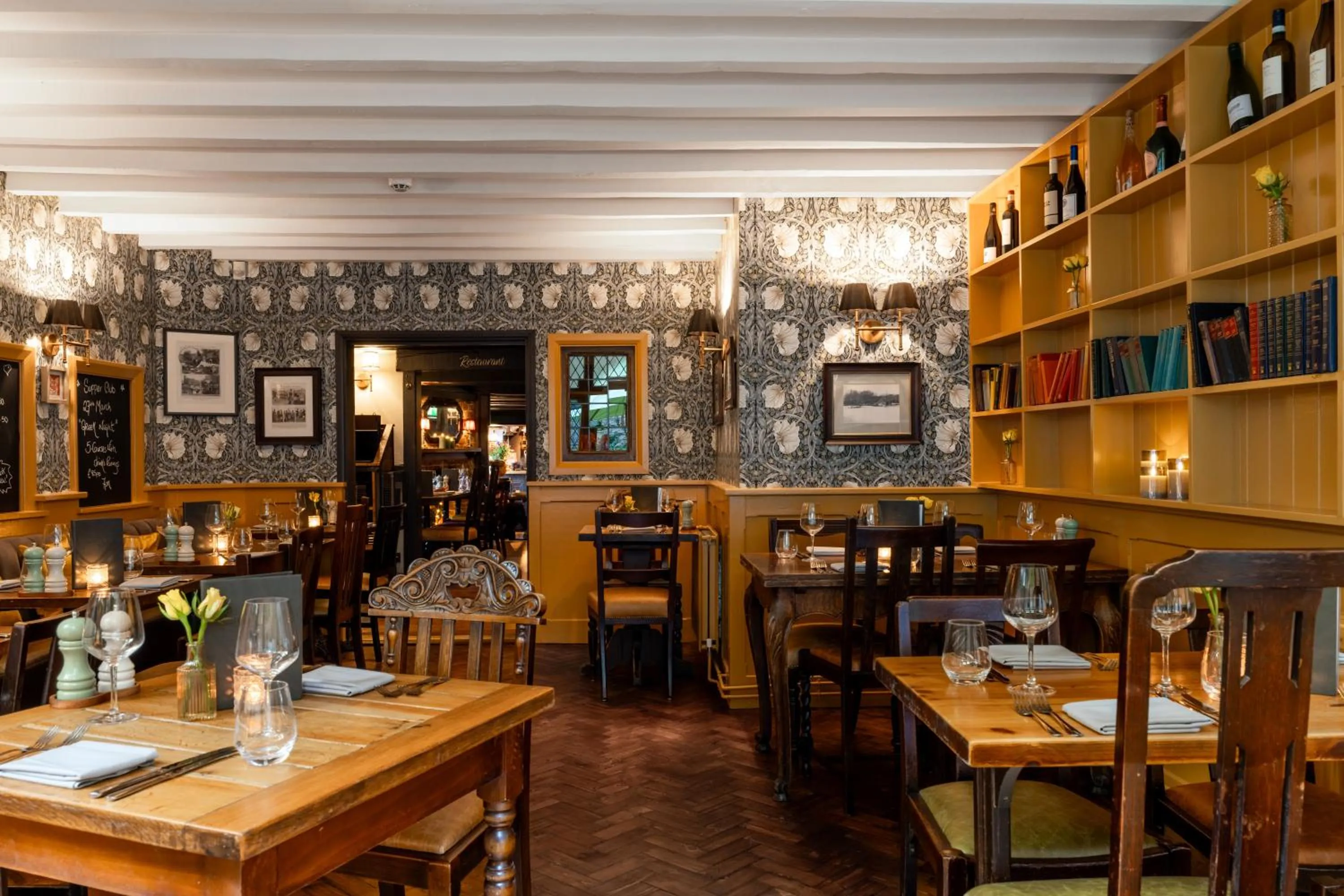 Restaurant/places to eat in Bull Inn