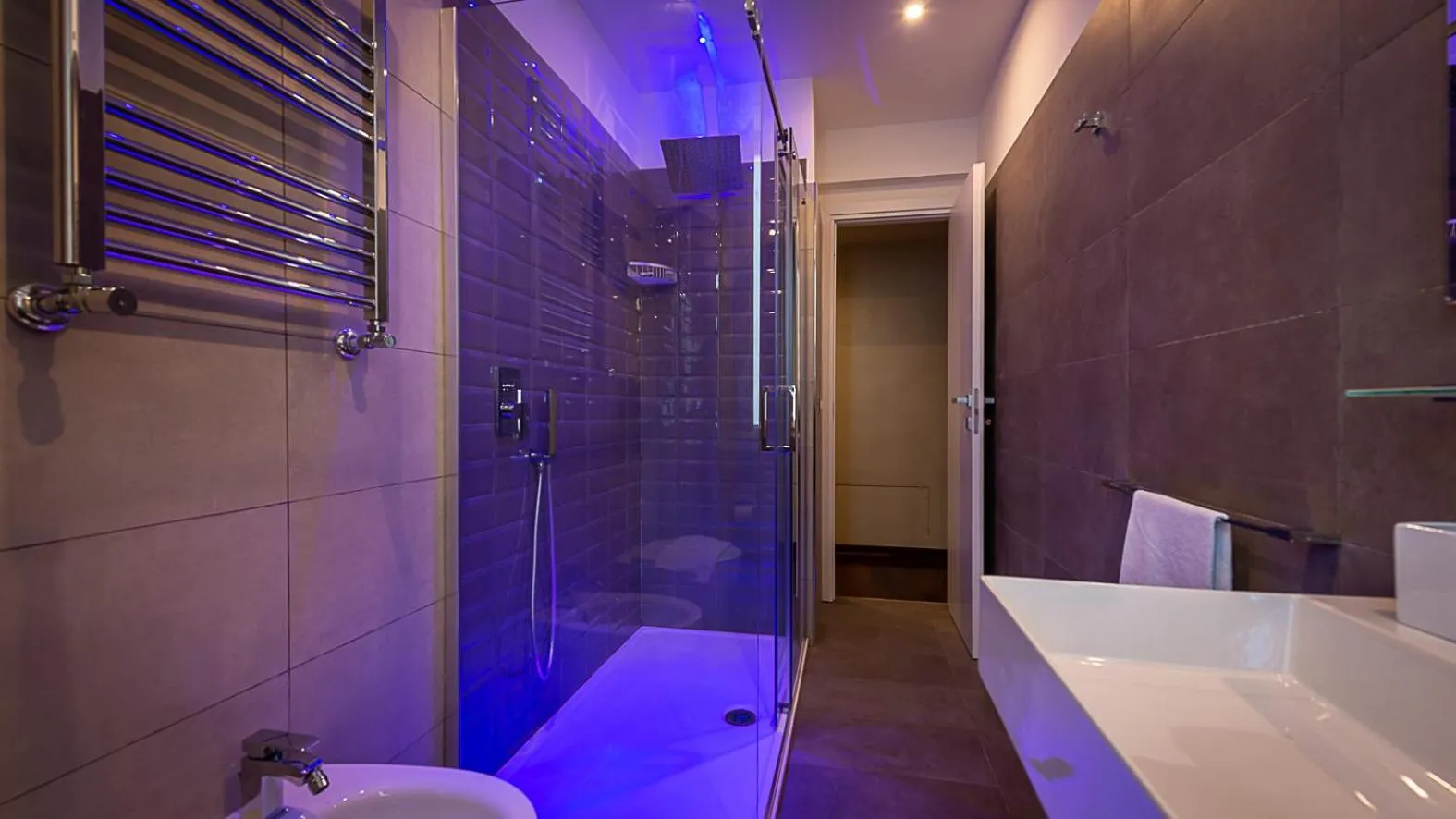 Bathroom in Borghese Executive Suite