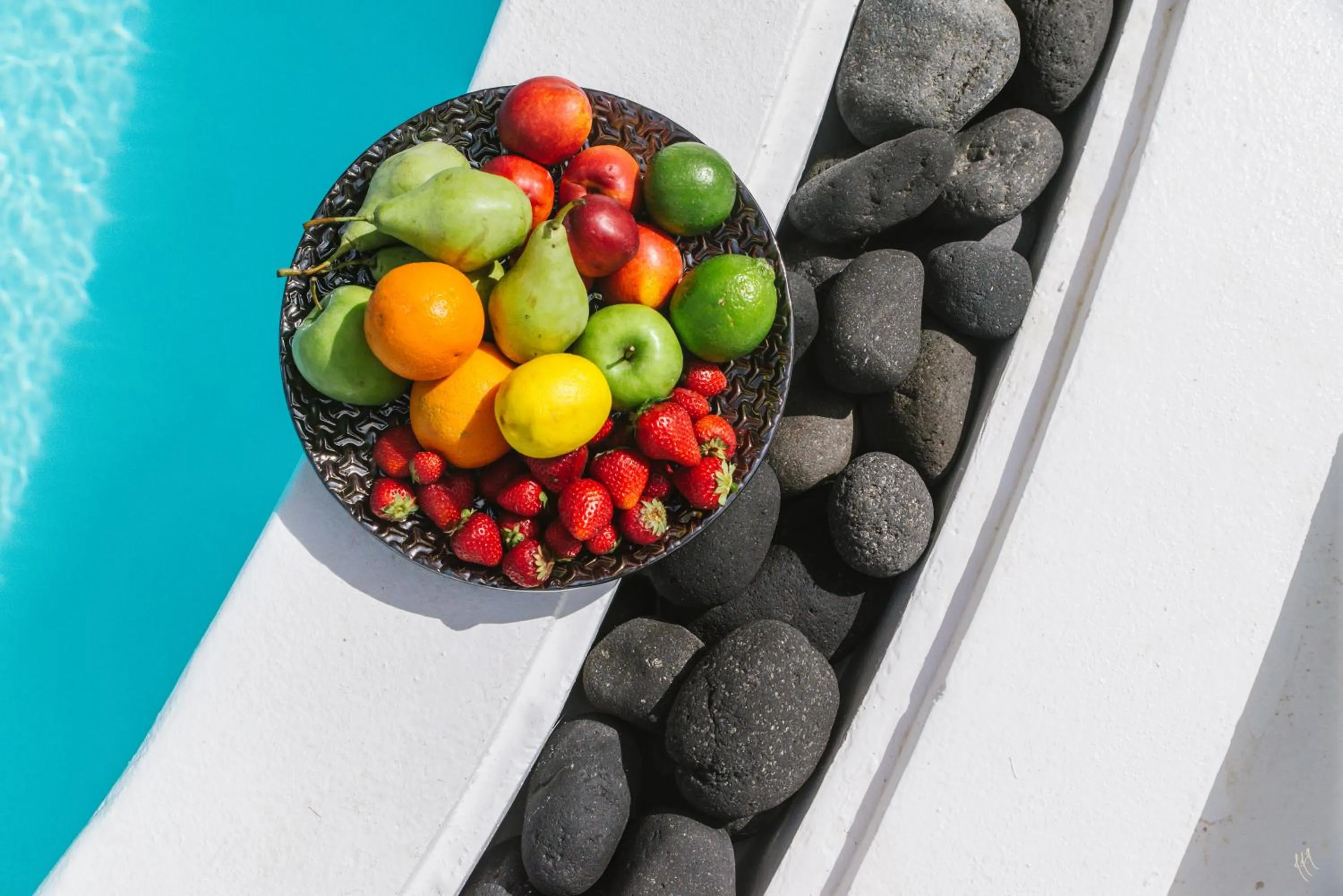 Food and drinks in Summer Lovers Villa