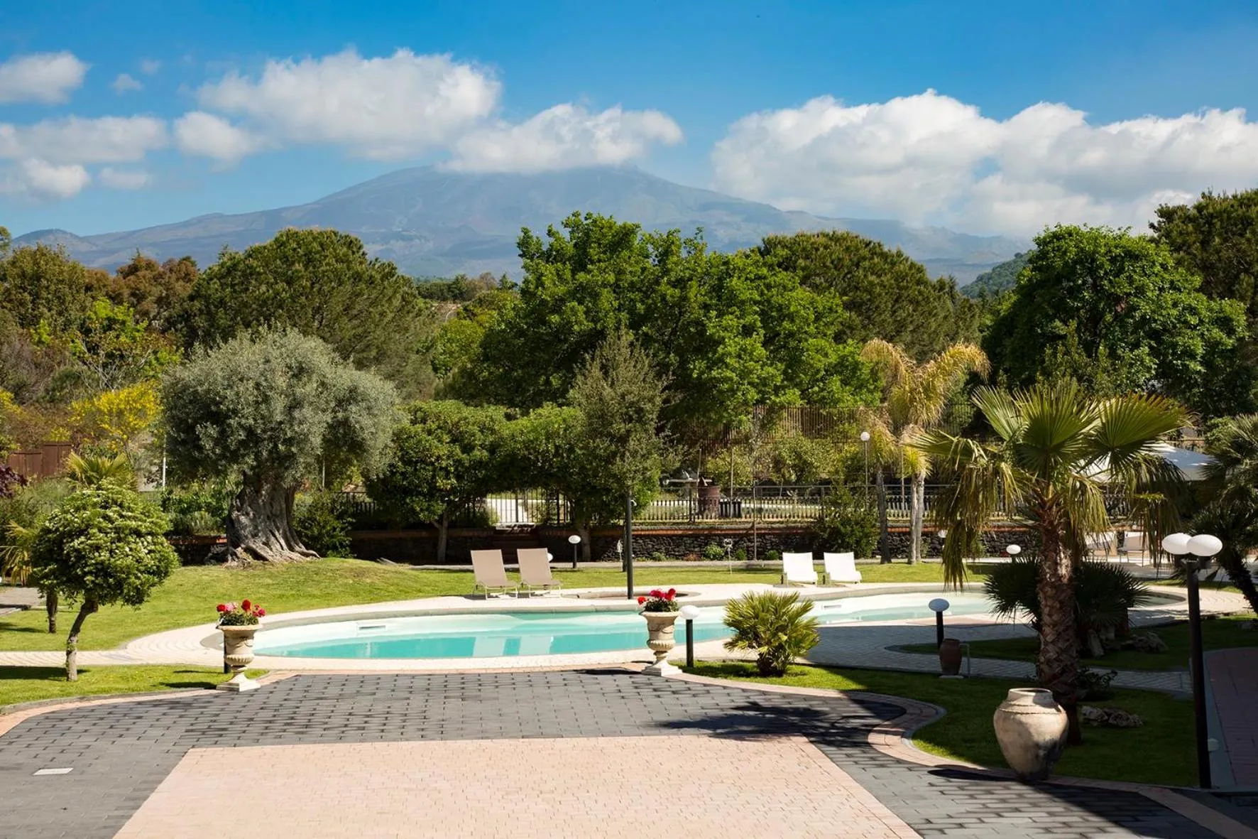 Garden in B&B Blanc Maison Etna Relais & Charme