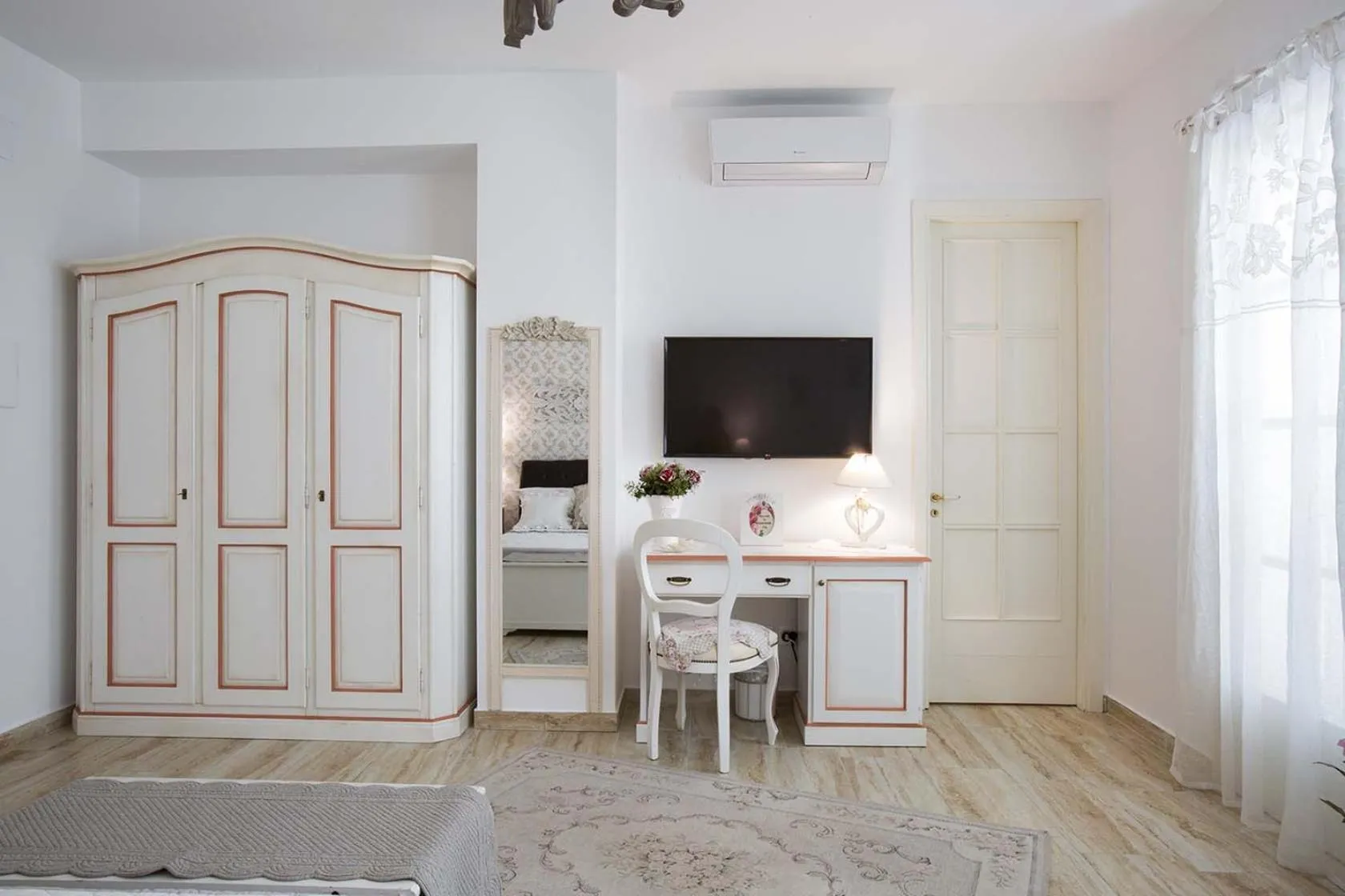 Photo of the whole room in B&B Blanc Maison Etna Relais & Charme