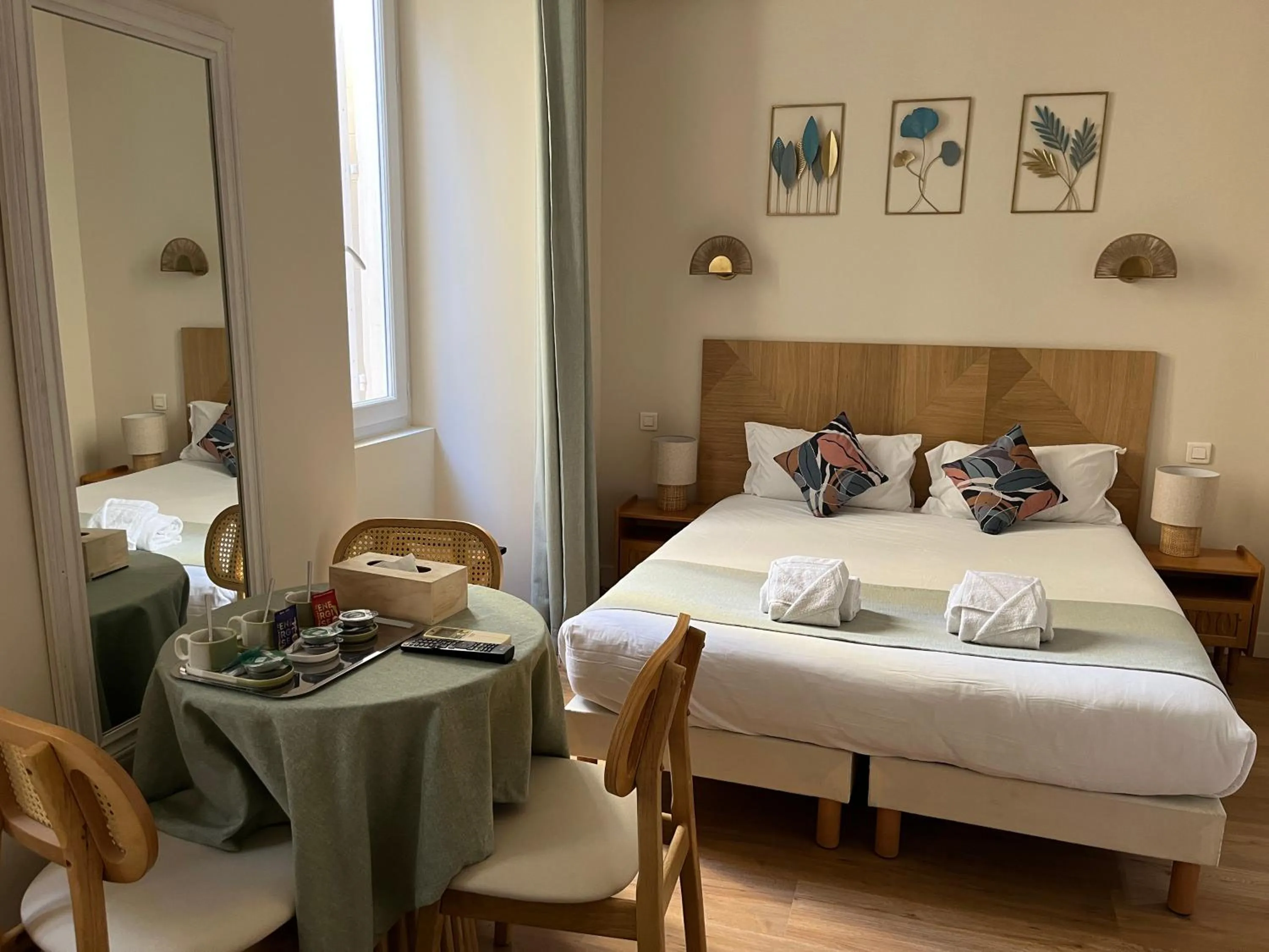 Bed in Nice Garden Hotel