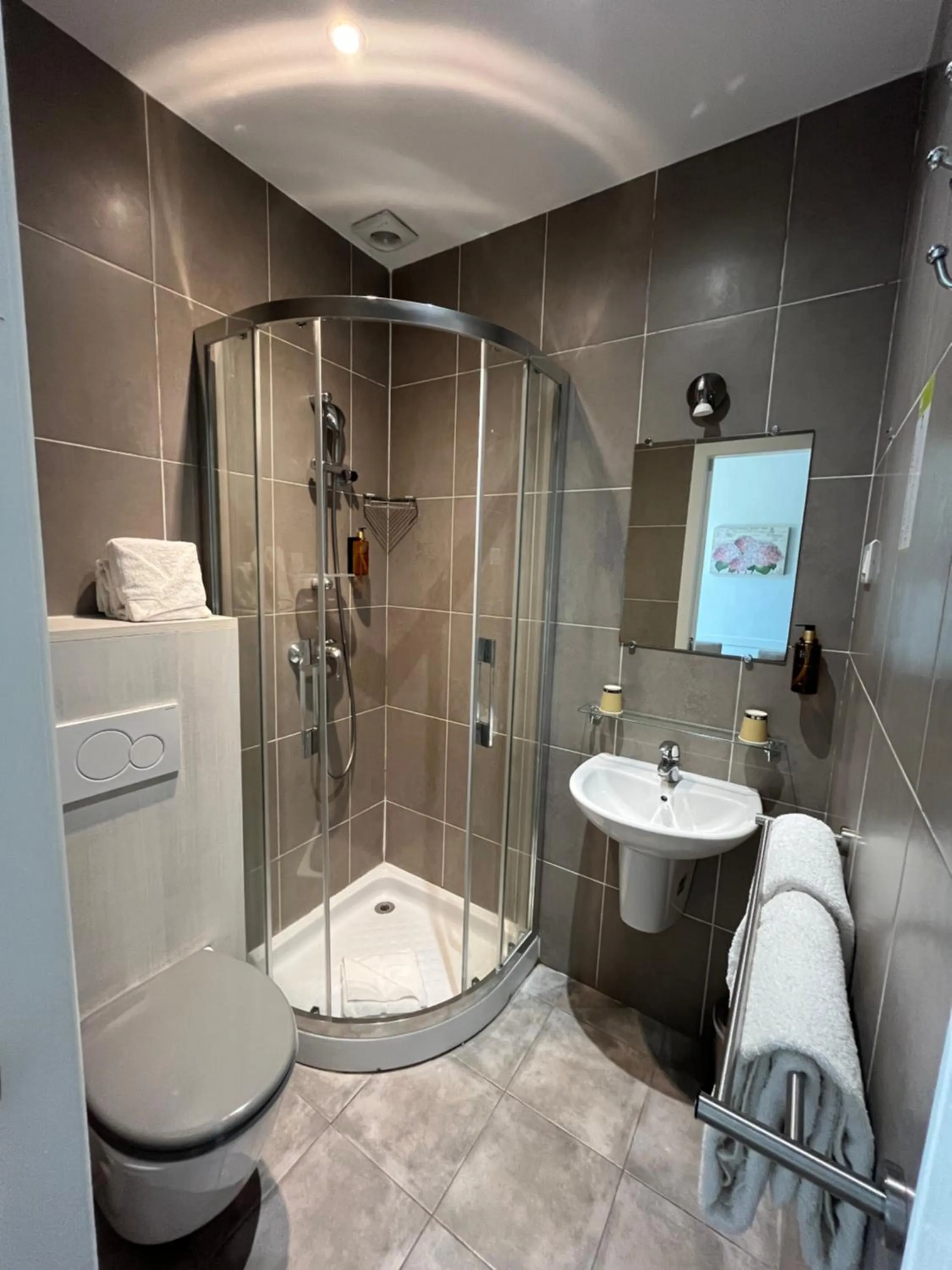 Bathroom in Nice Garden Hotel