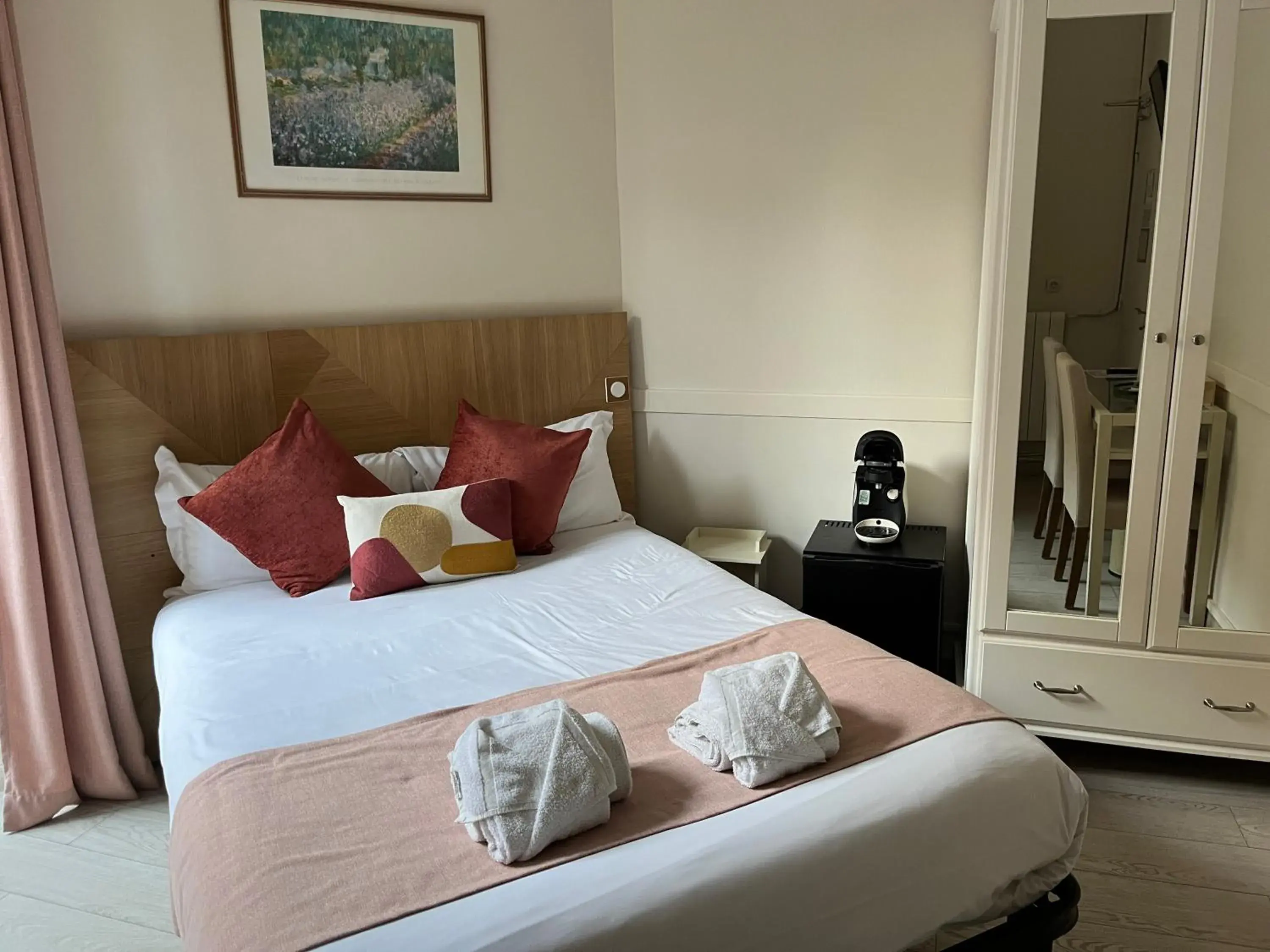 Standard Double Room in Nice Garden Hotel Standard Double Room in Nice Garden Hotel