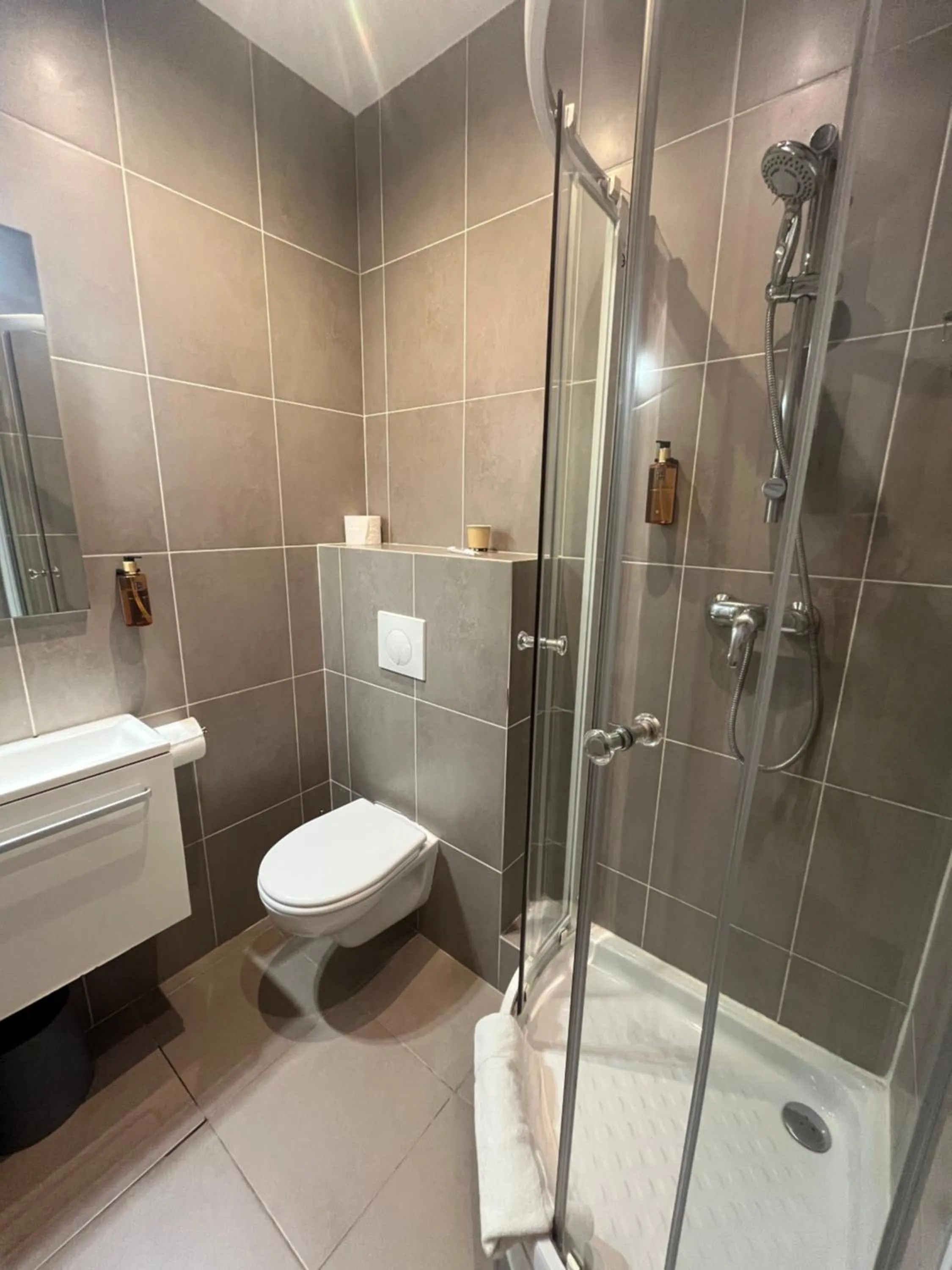 Bathroom in Nice Garden Hotel