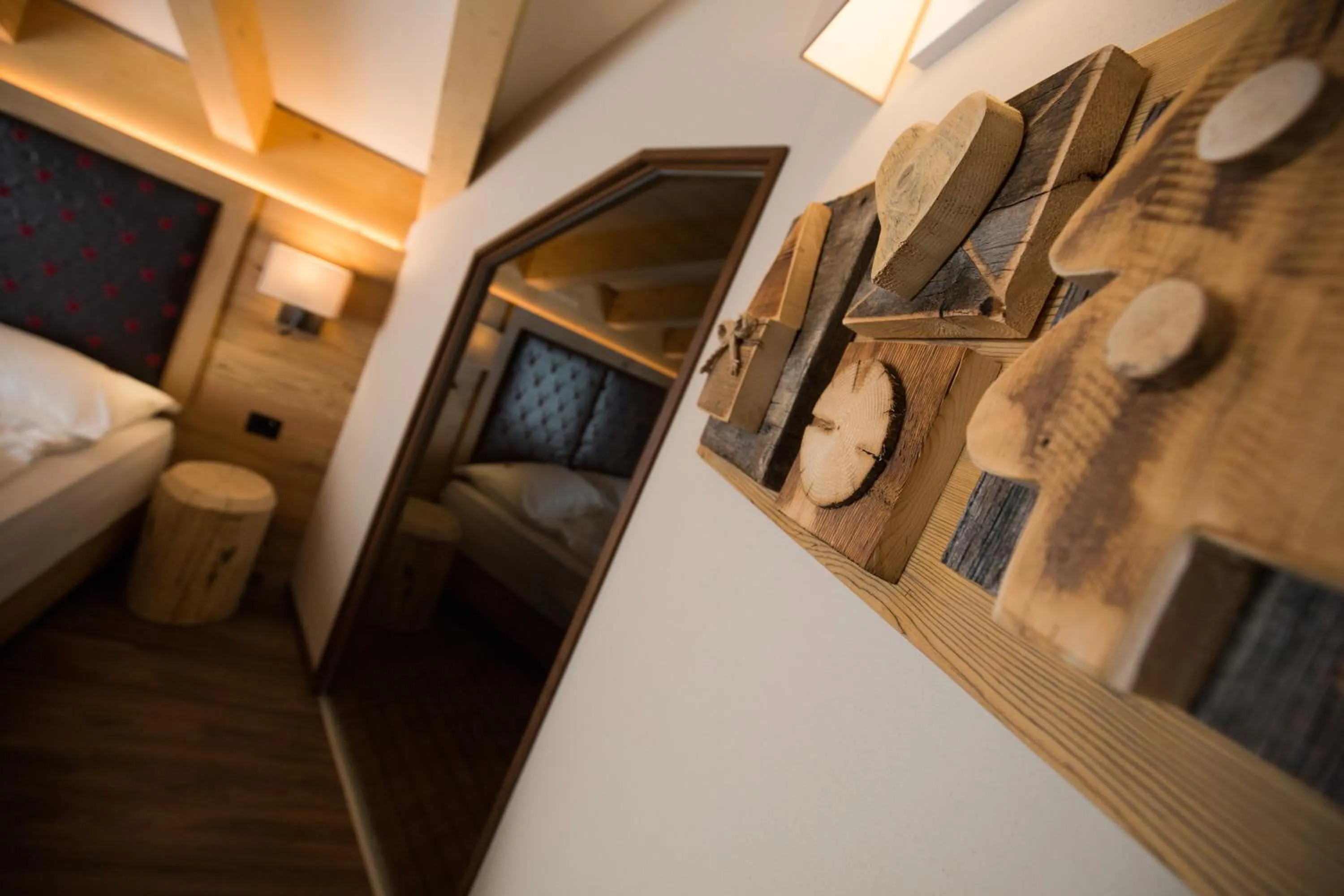 Decorative detail, Bed in Chalet Marcora