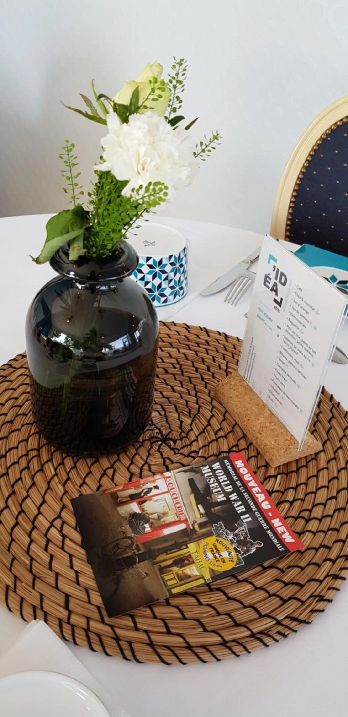 Restaurant/places to eat in Hôtel L'ideal le Mountbatten