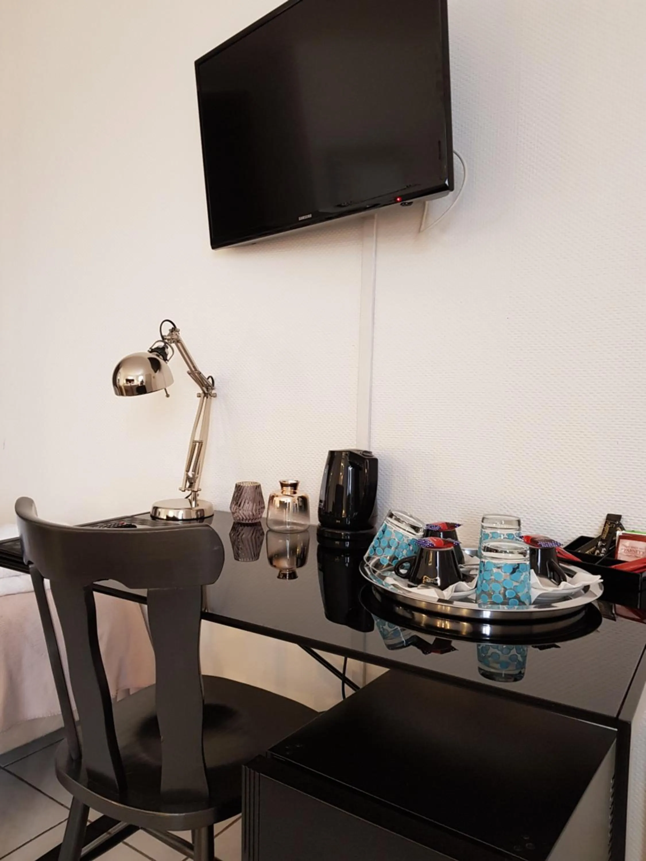 Coffee/tea facilities in Hôtel L'ideal le Mountbatten