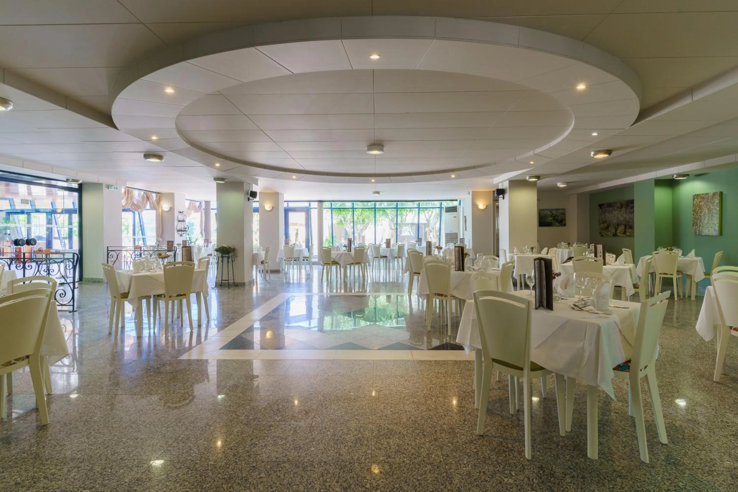 Restaurant/places to eat in Kos Palace