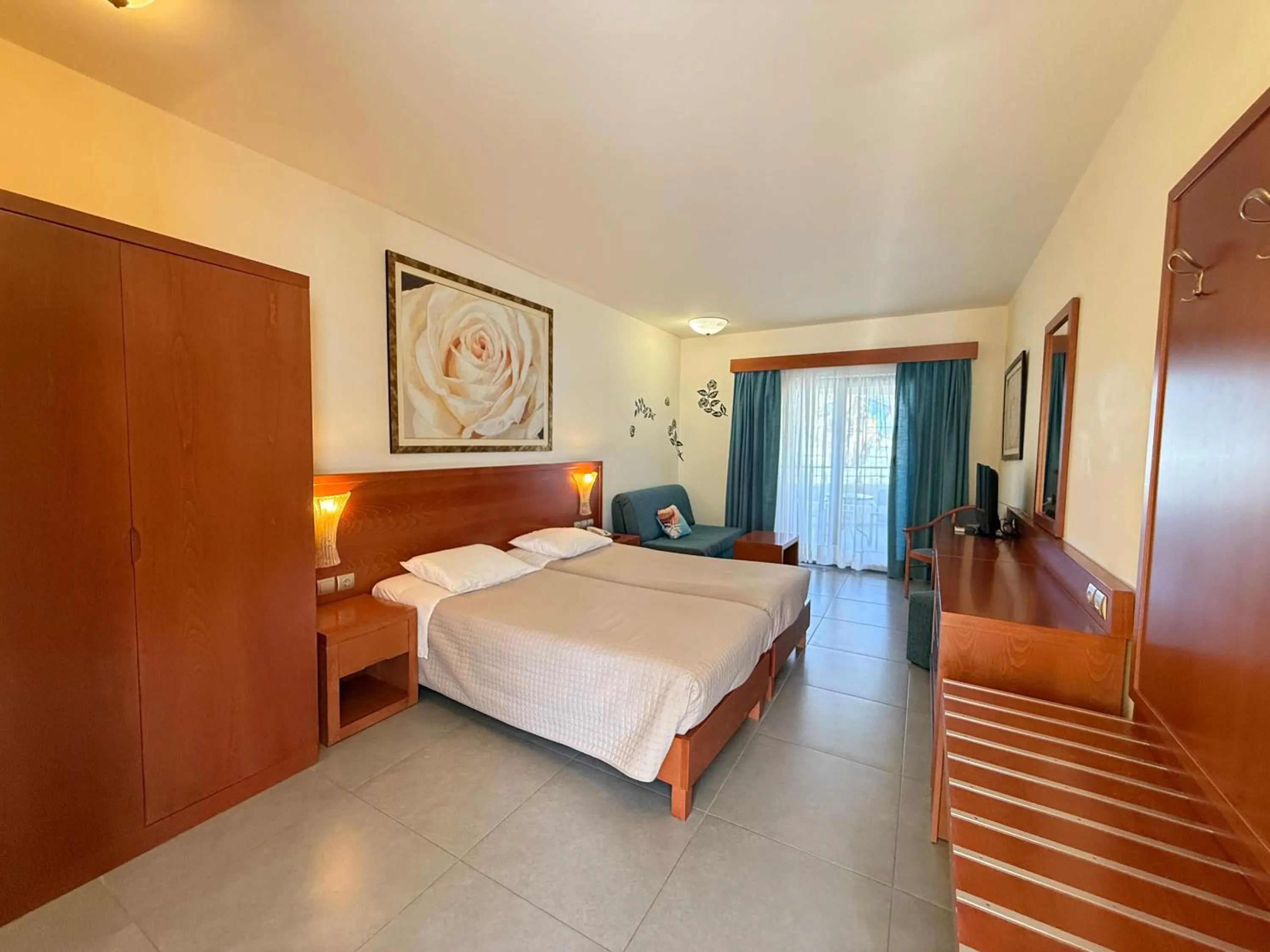 Bedroom, Bed in Kos Palace