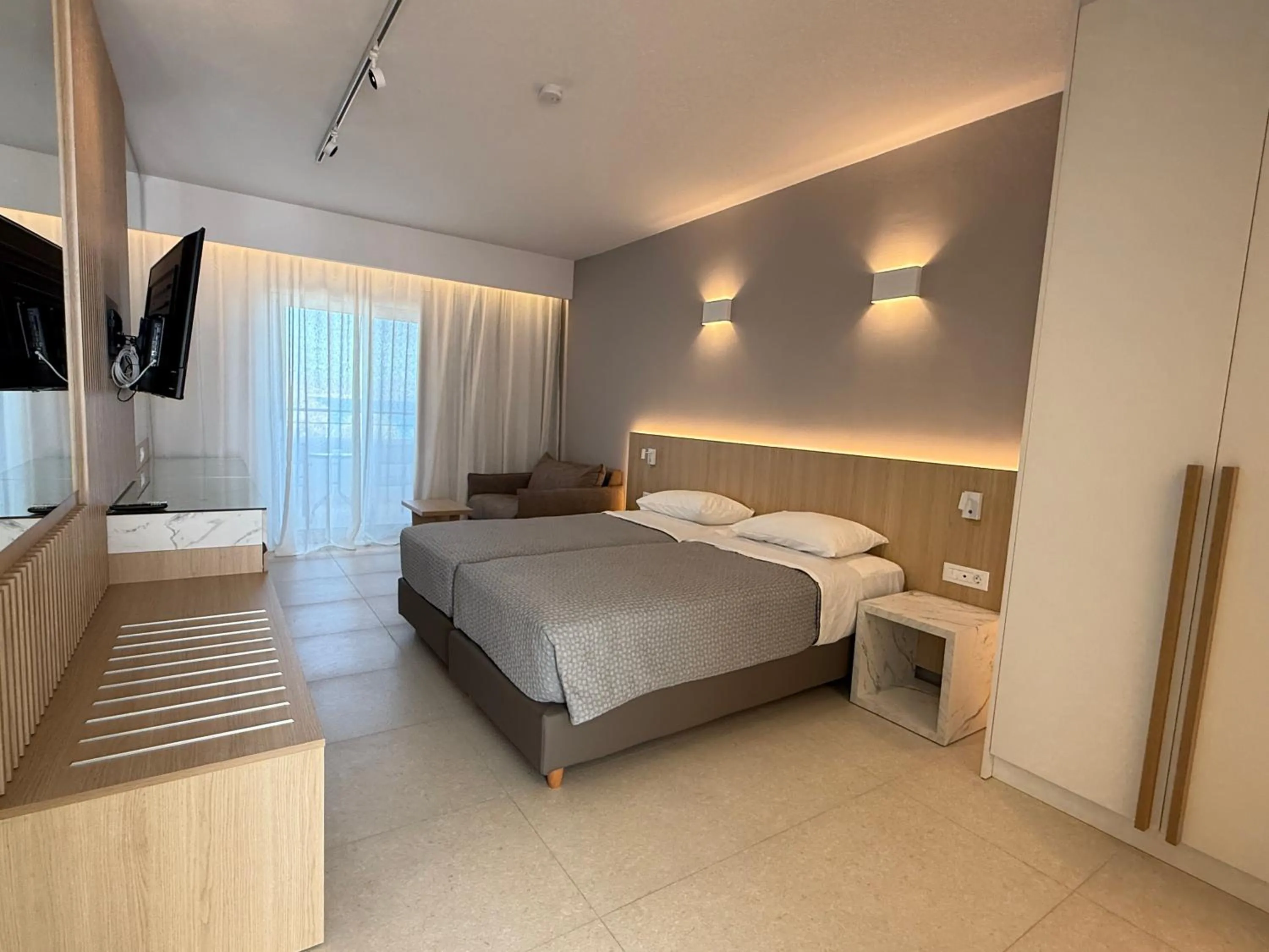 Bedroom, Bed in Kos Palace