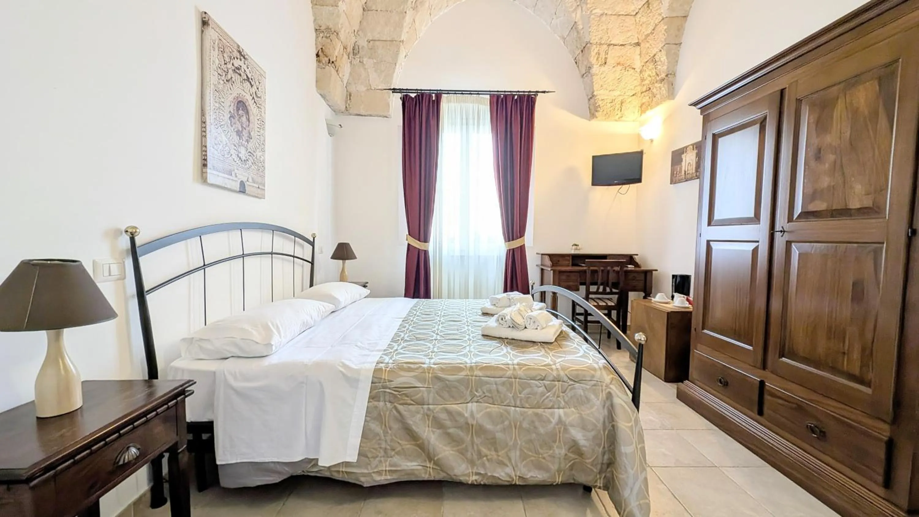 Bedroom, Bed in B&B Corte Regina Esther