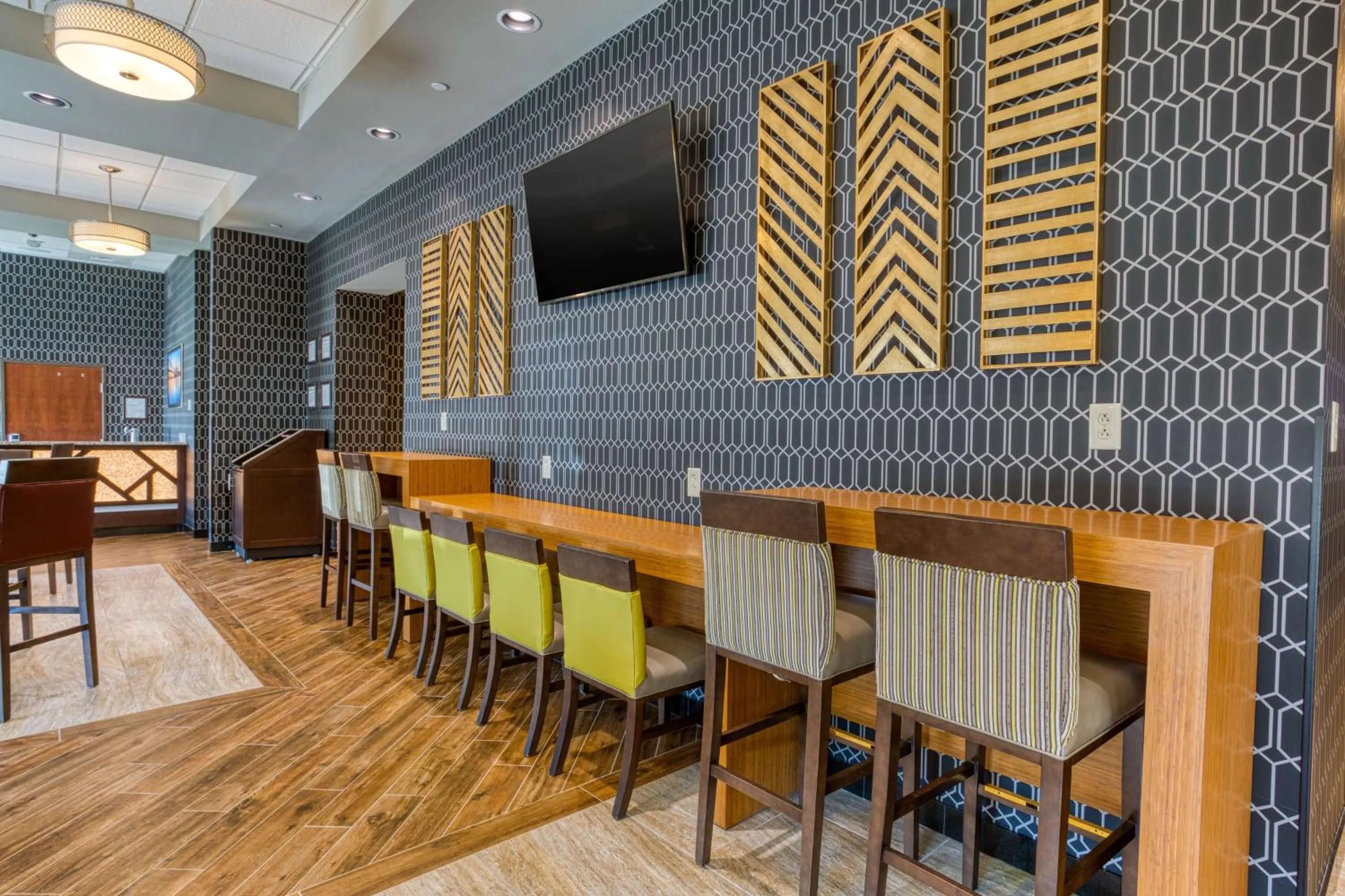 Restaurant/places to eat in Drury Inn & Suites Cincinnati Northeast Mason