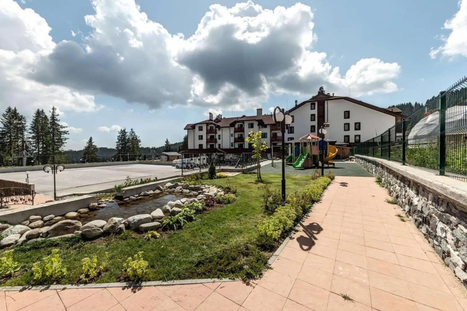 Garden view in Hotel Iva & Elena