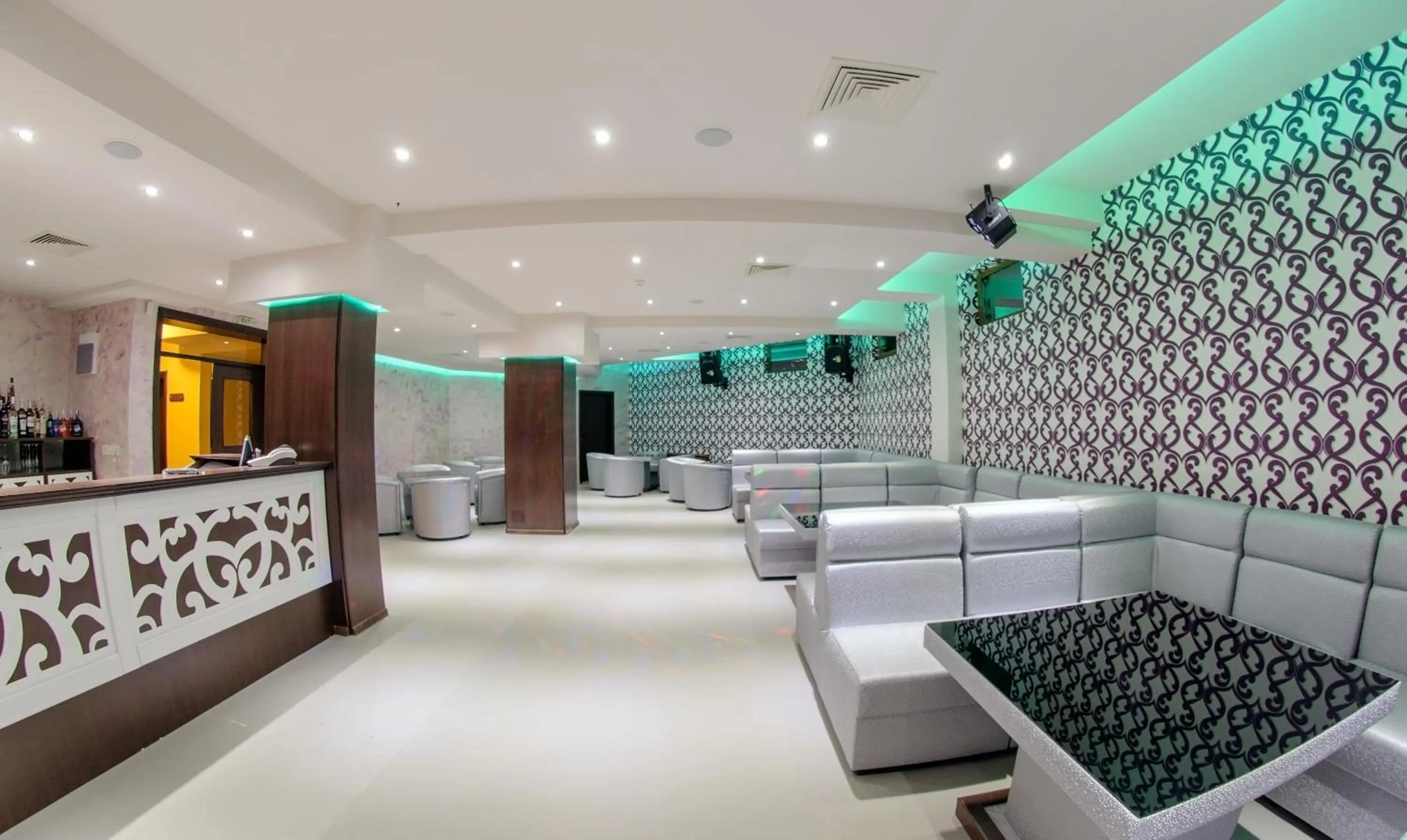 Lounge or bar in Hotel Iva & Elena