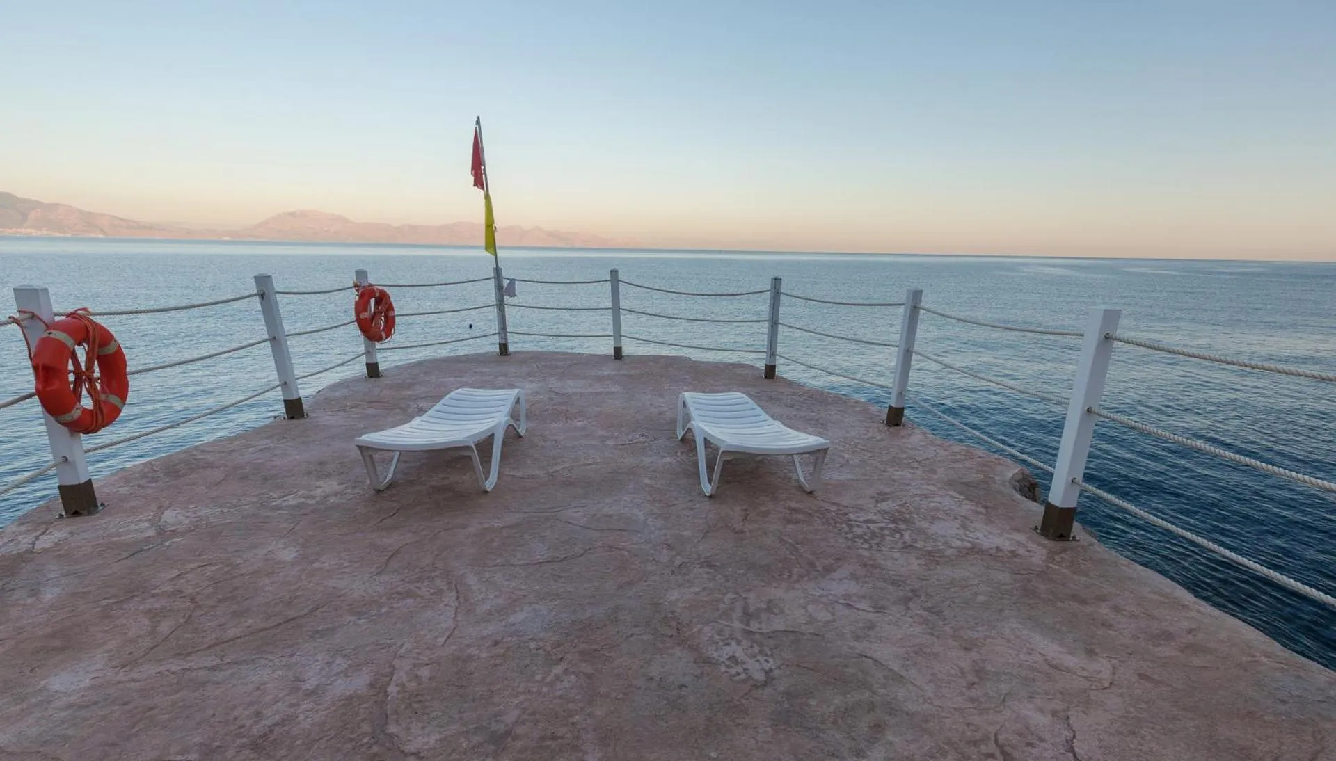 Solarium in Perla Del Golfo Resort