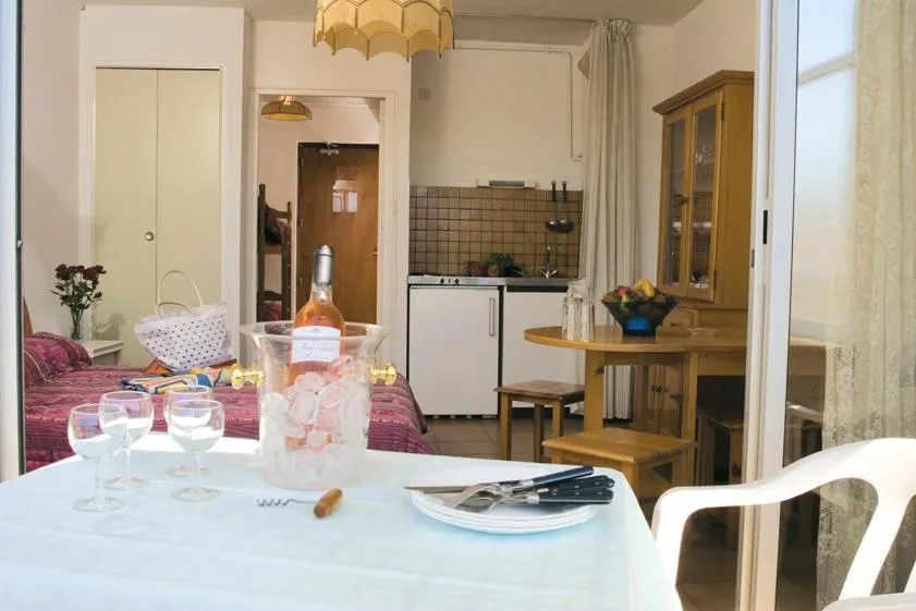 Dining area in Résidence Créole