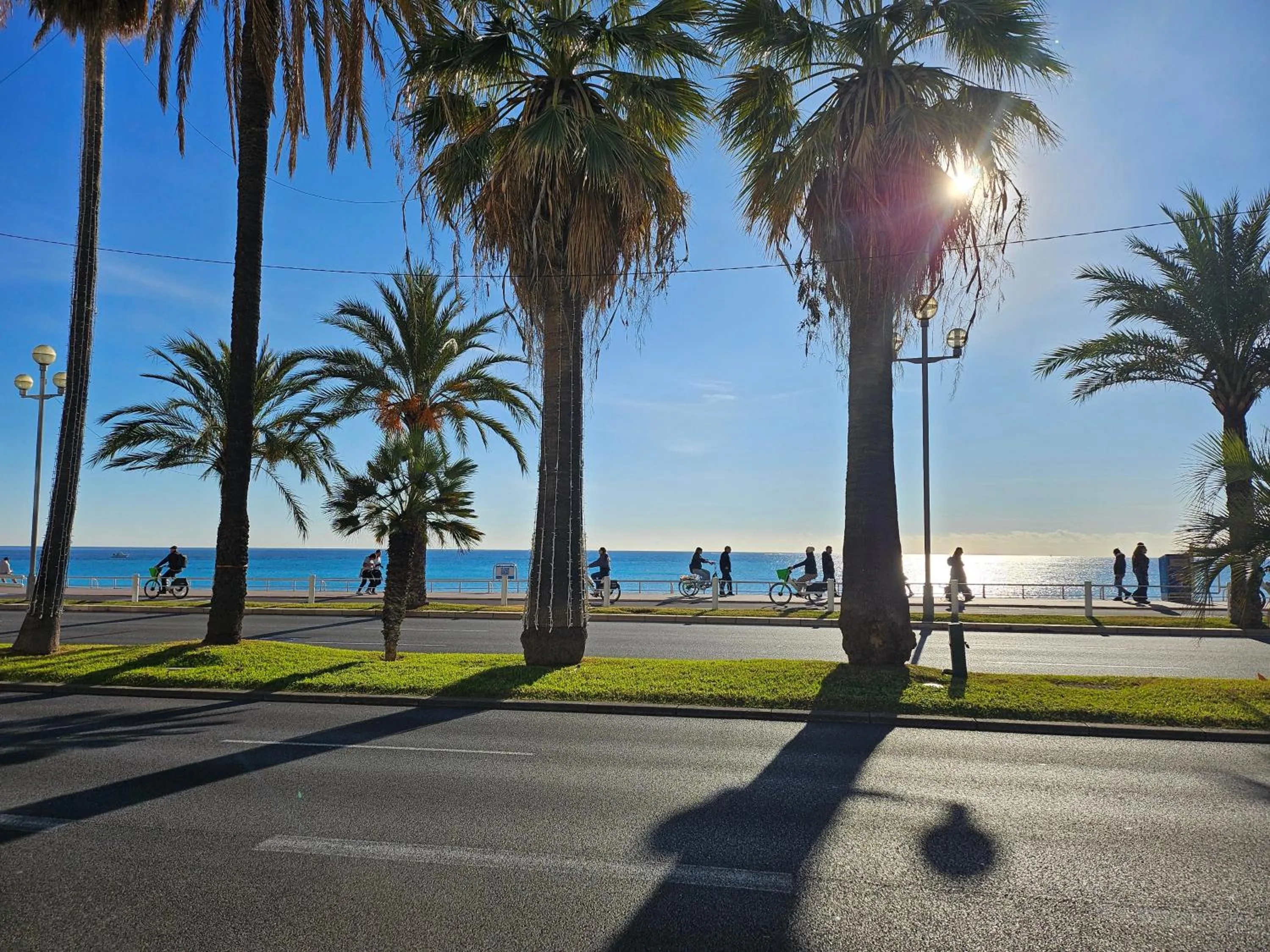 Beach in Hotel Flots d'Azur Promenade des Anglais