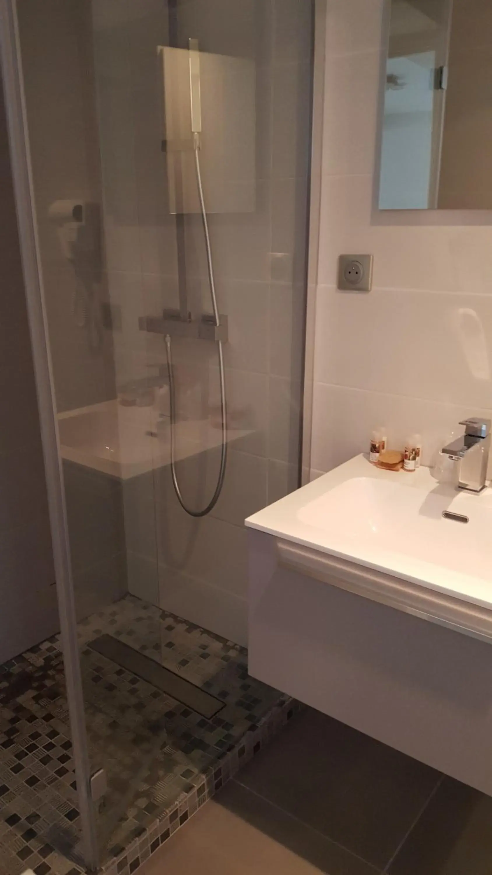 Shower, Bathroom in Hotel Flots d'Azur