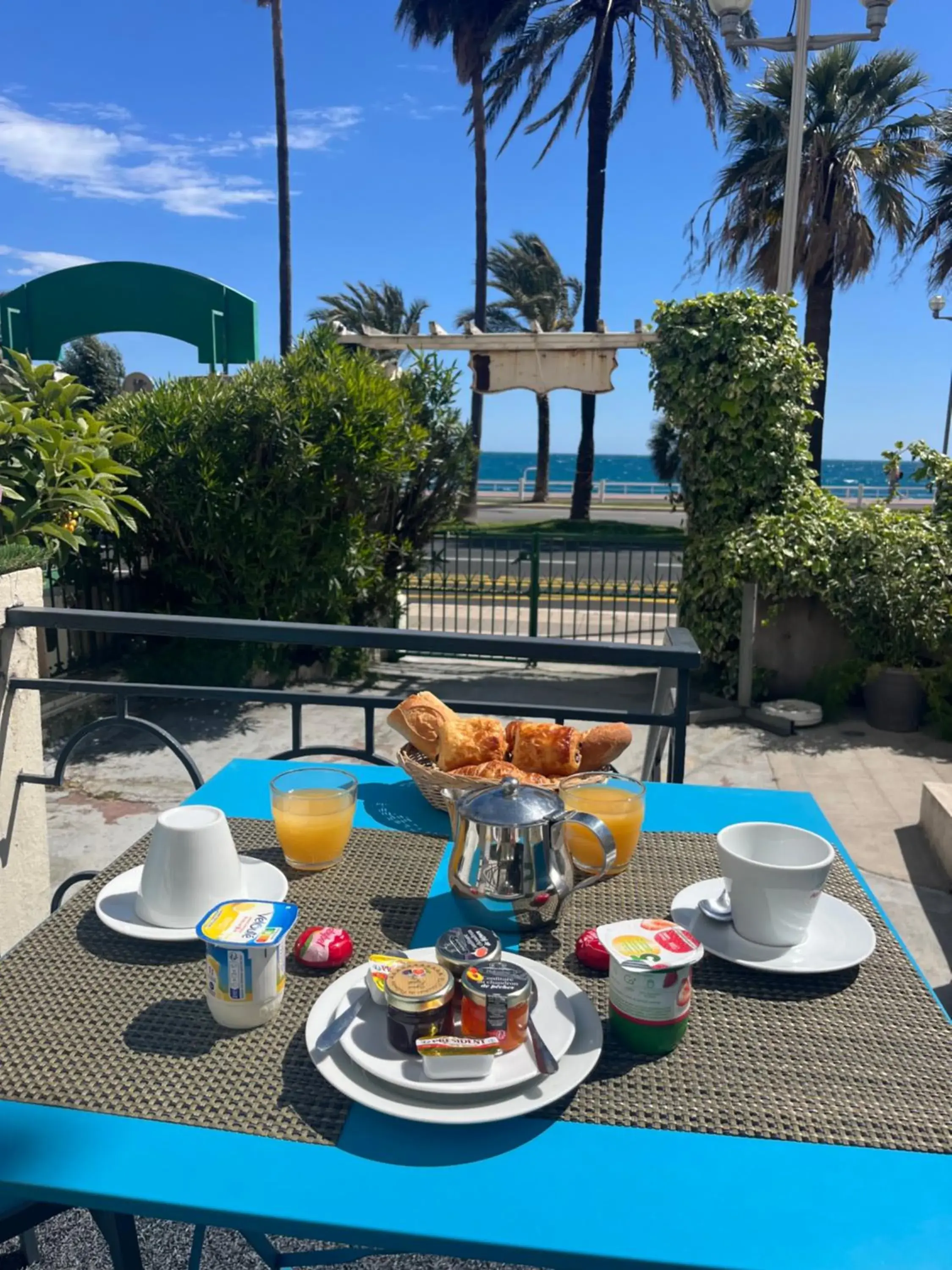 Breakfast in Hotel Flots d'Azur