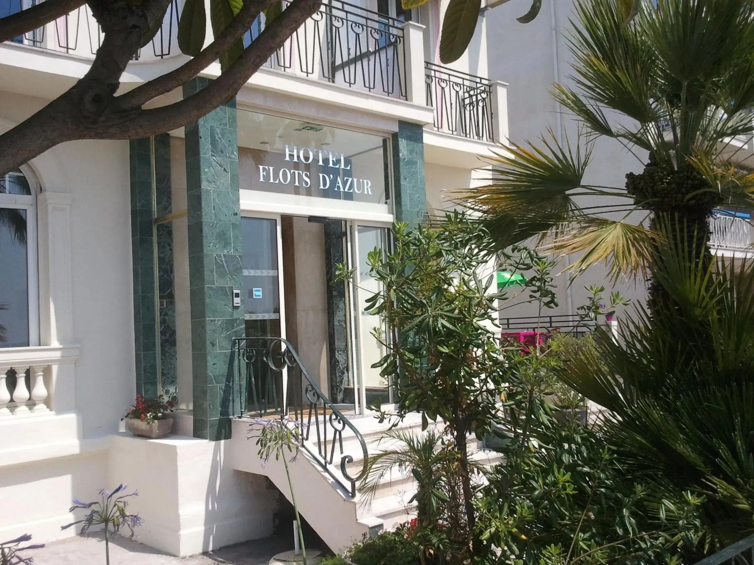 Property building in Hotel Flots d'Azur