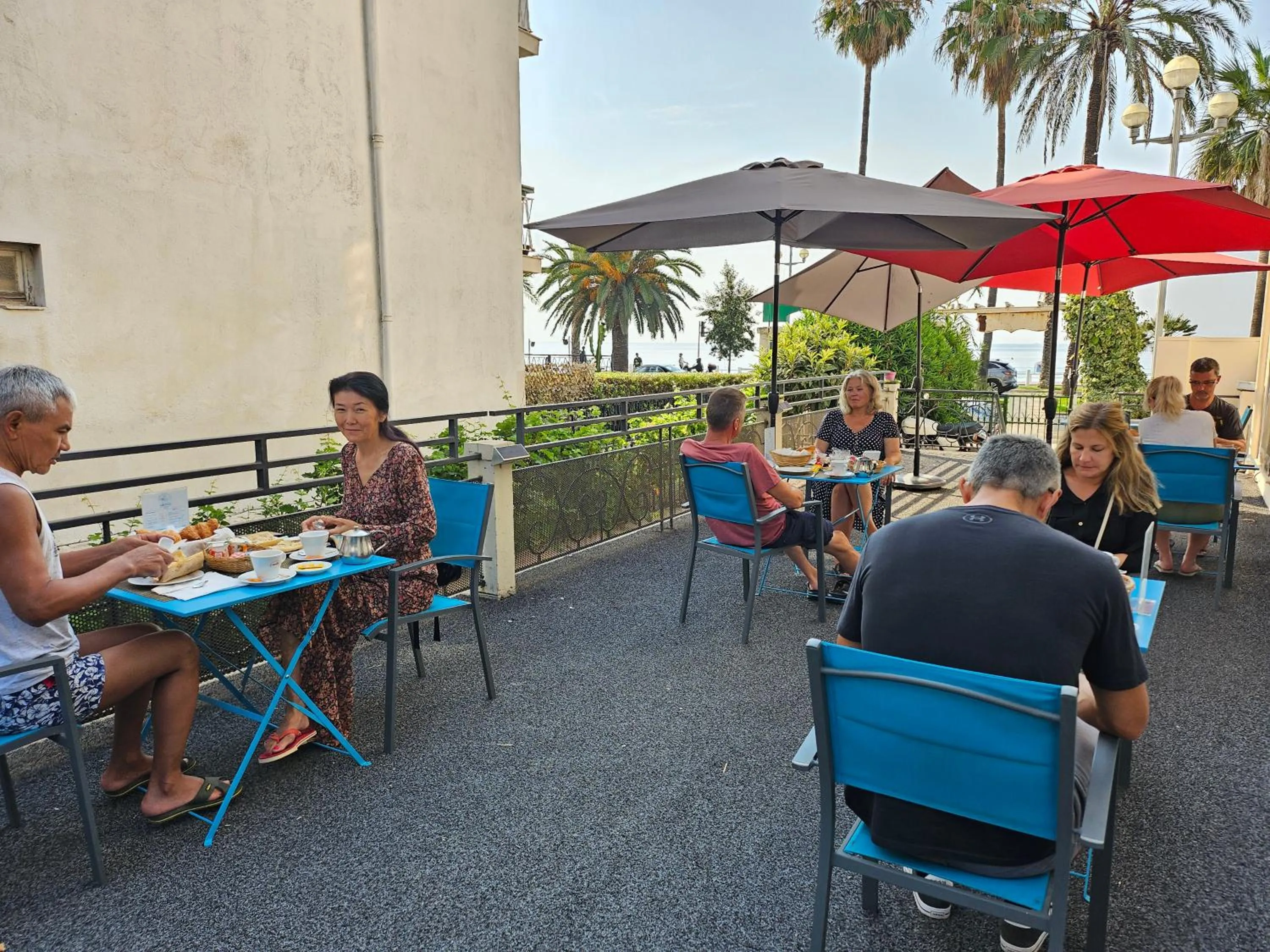 Patio in Hotel Flots d'Azur Promenade des Anglais