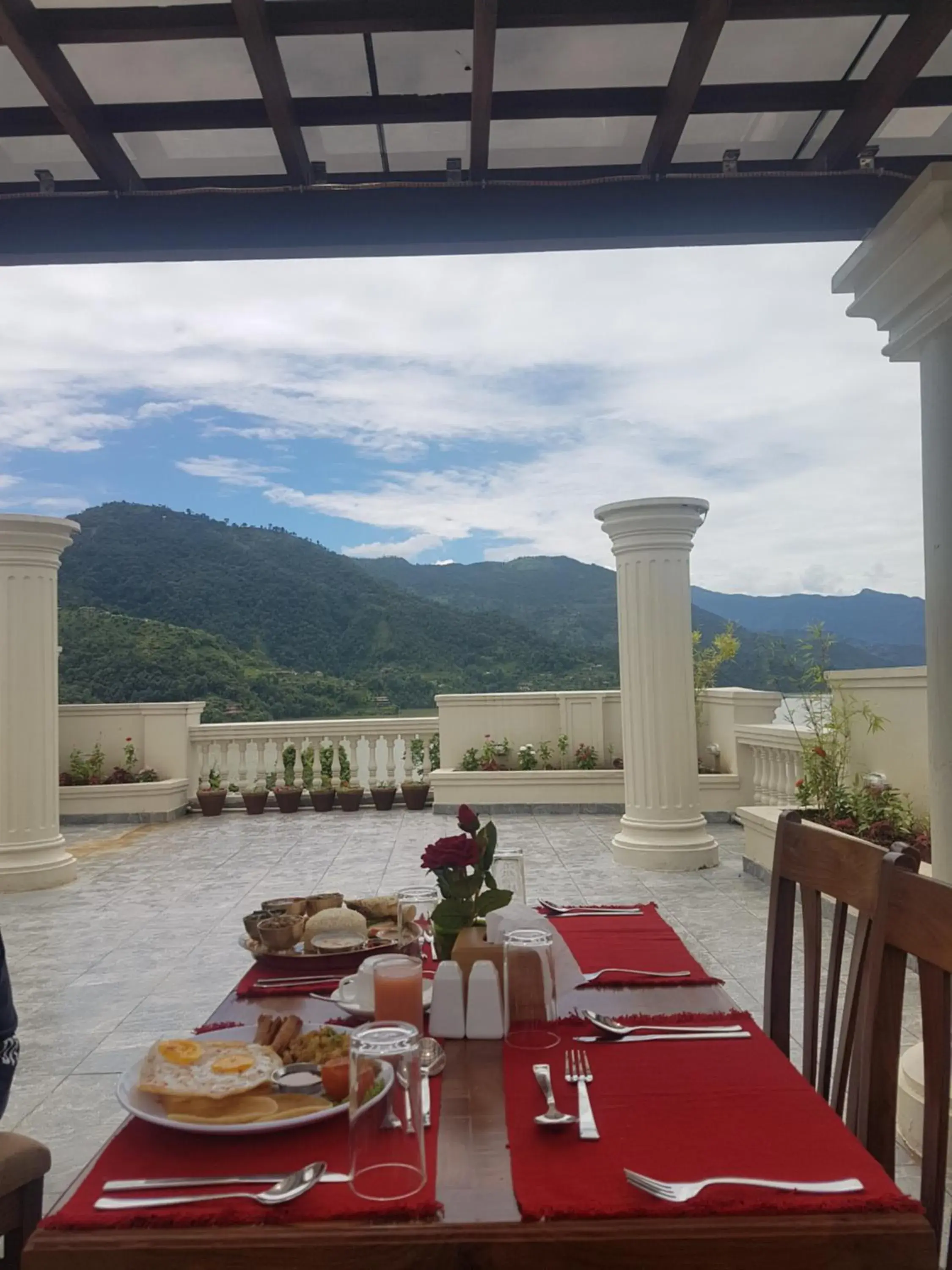 Restaurant/places to eat in Hotel Portland Restaurant/places to eat in Hotel Portland