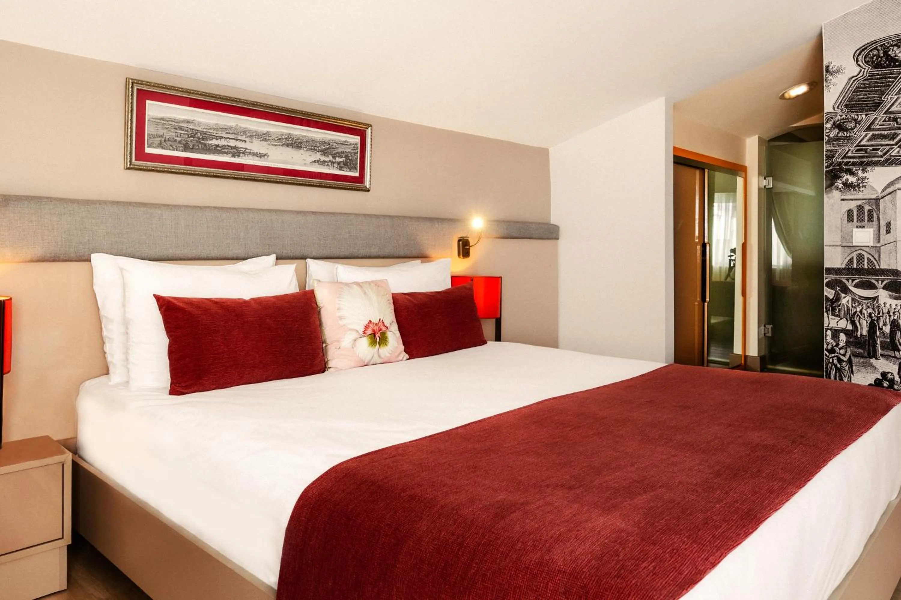 Bed in Cheya Beşiktaş Istanbul Bosphorus City Center Hotel & Suites