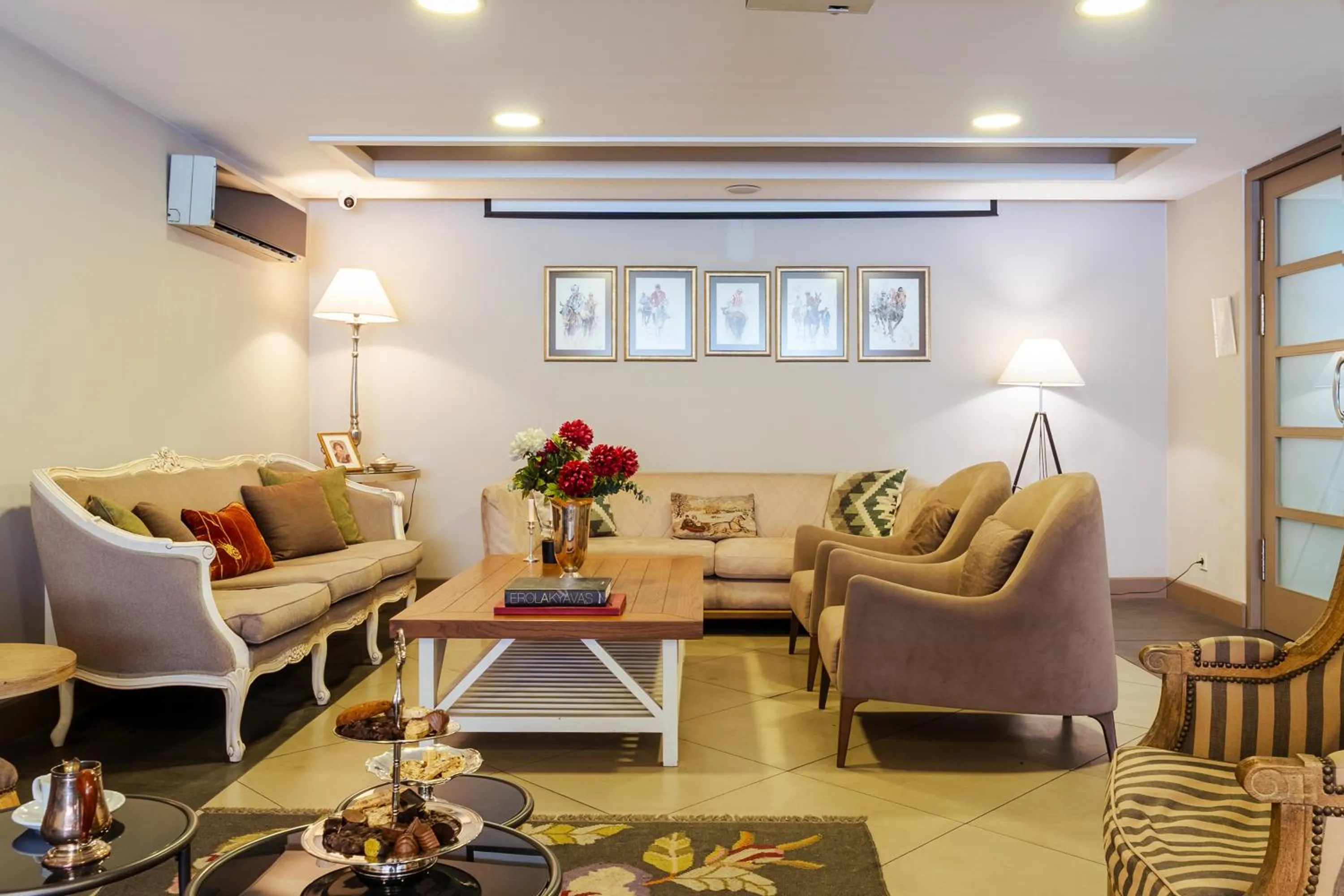 Seating area in Cheya Beşiktaş Istanbul Bosphorus City Center Hotel & Suites