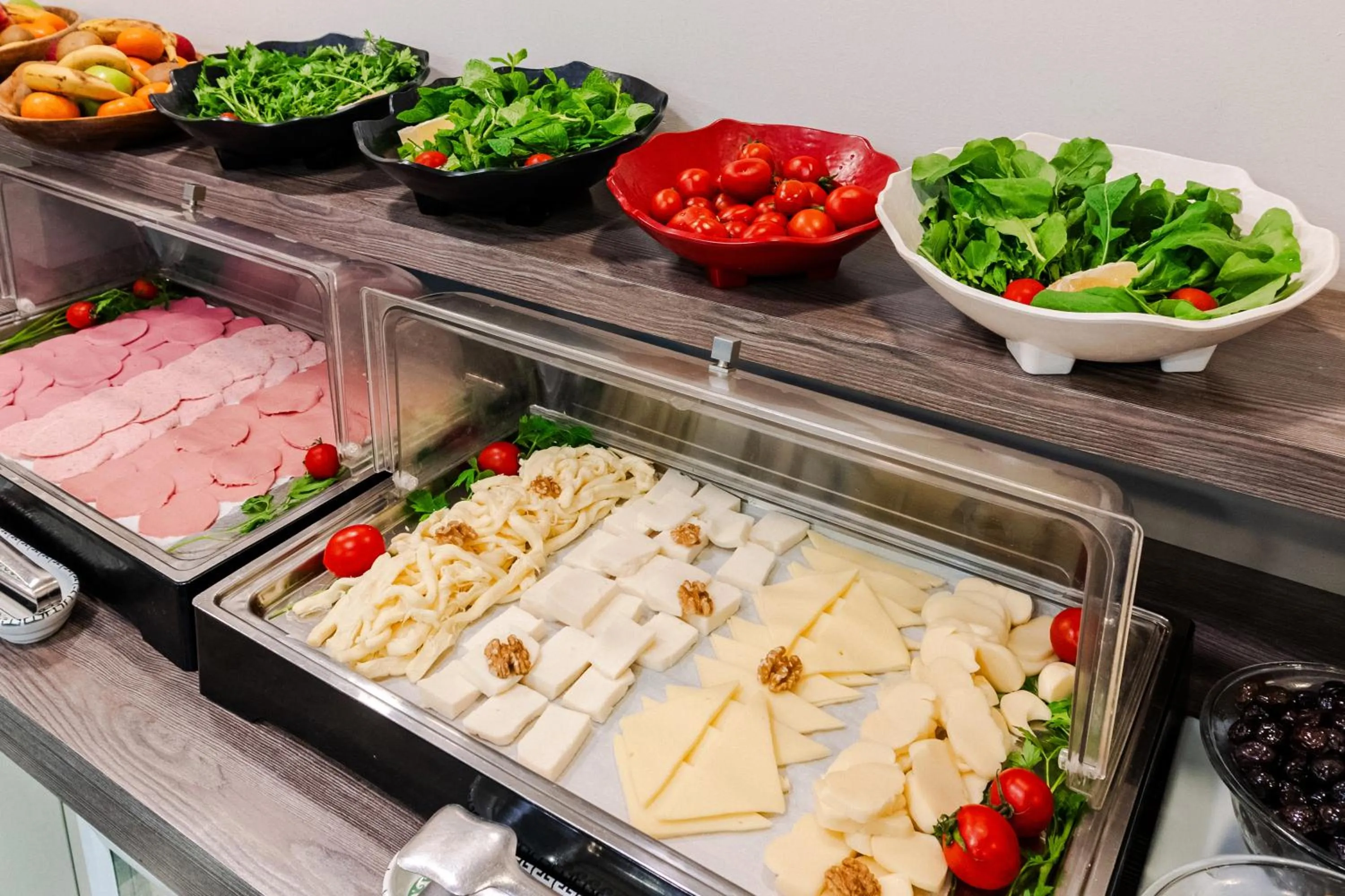 Food and drinks in Cheya Beşiktaş Istanbul Bosphorus City Center Hotel & Suites