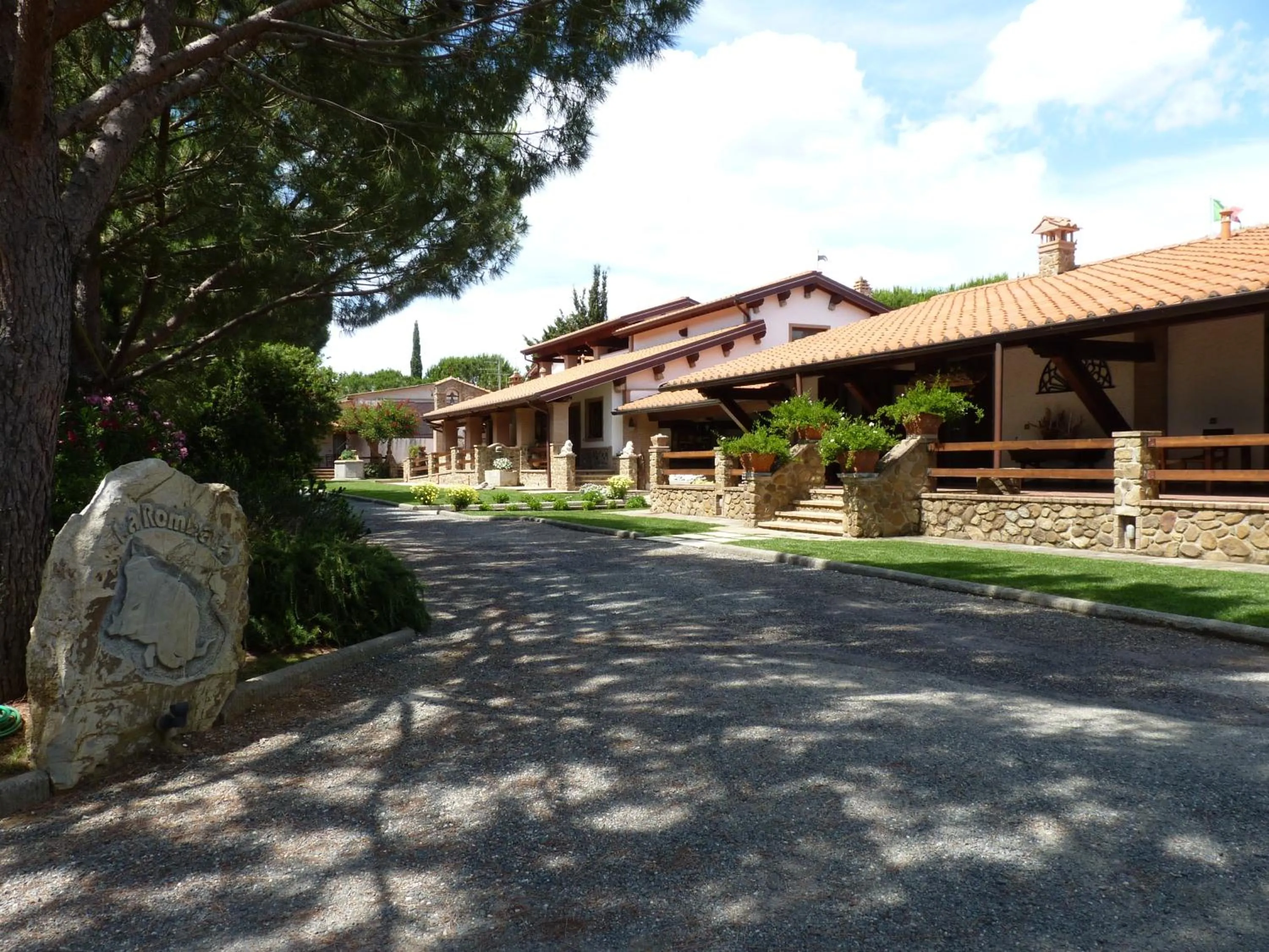 Facade/entrance in Agriturismo La Rombaia