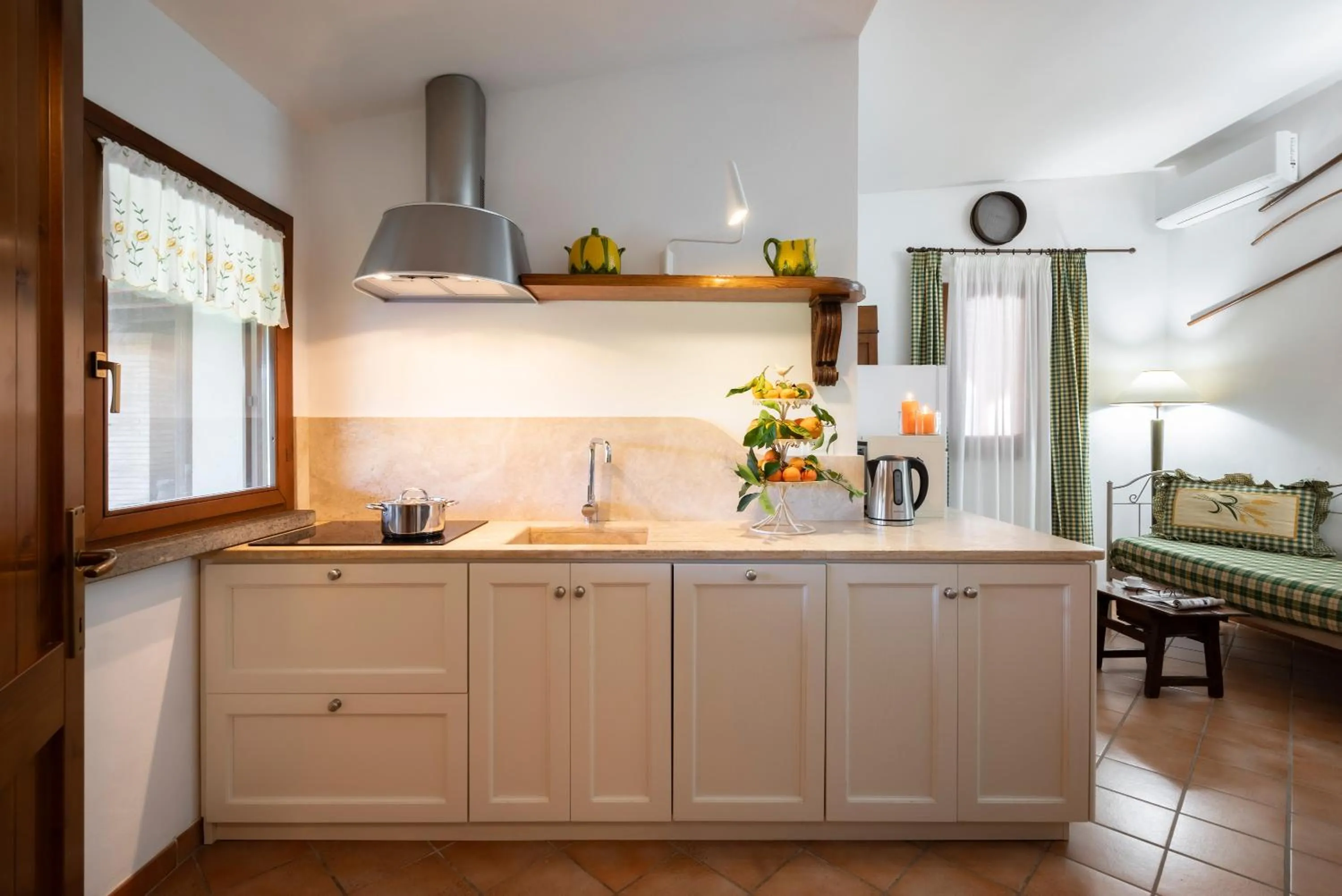 Kitchen or kitchenette in Agriturismo La Rombaia