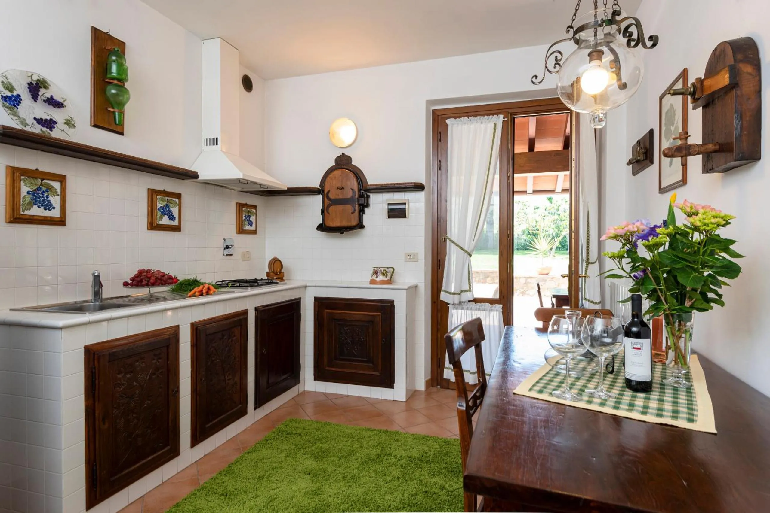 Kitchen or kitchenette in Agriturismo La Rombaia