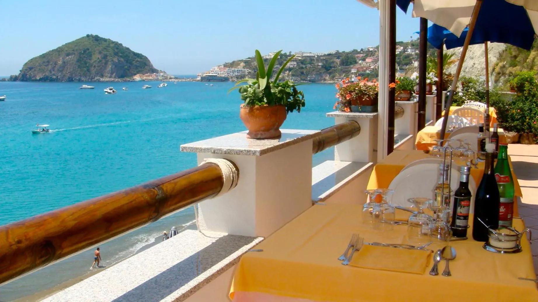 Restaurant/places to eat in Hotel La Gondola