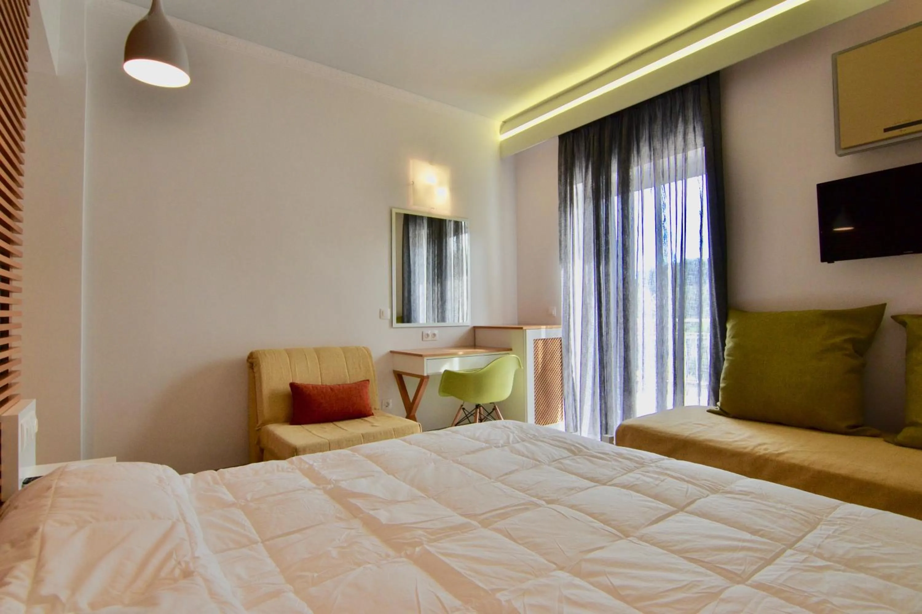 Bedroom, Bed in Paloma Blanca