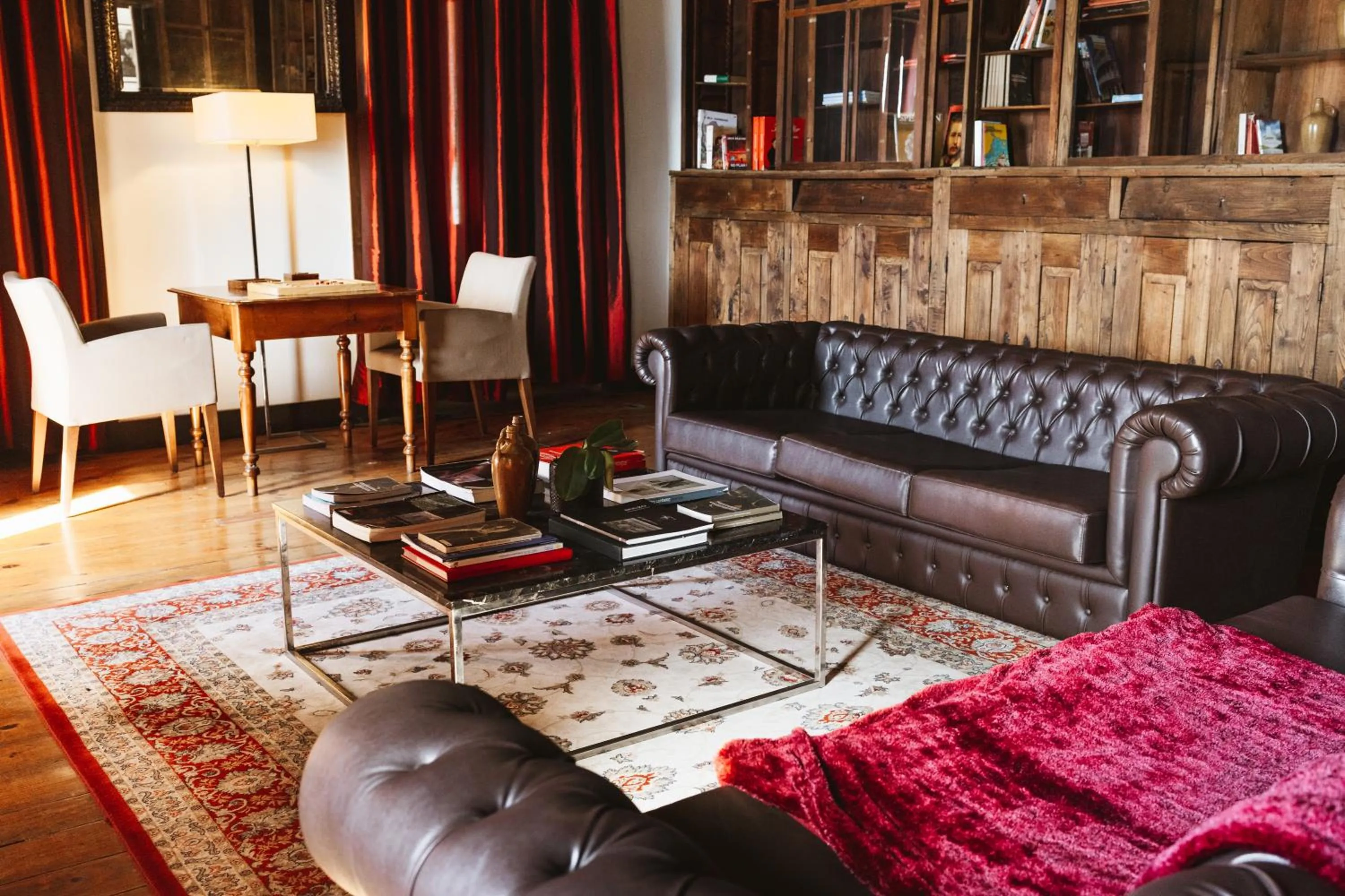 Library in Douro Scala