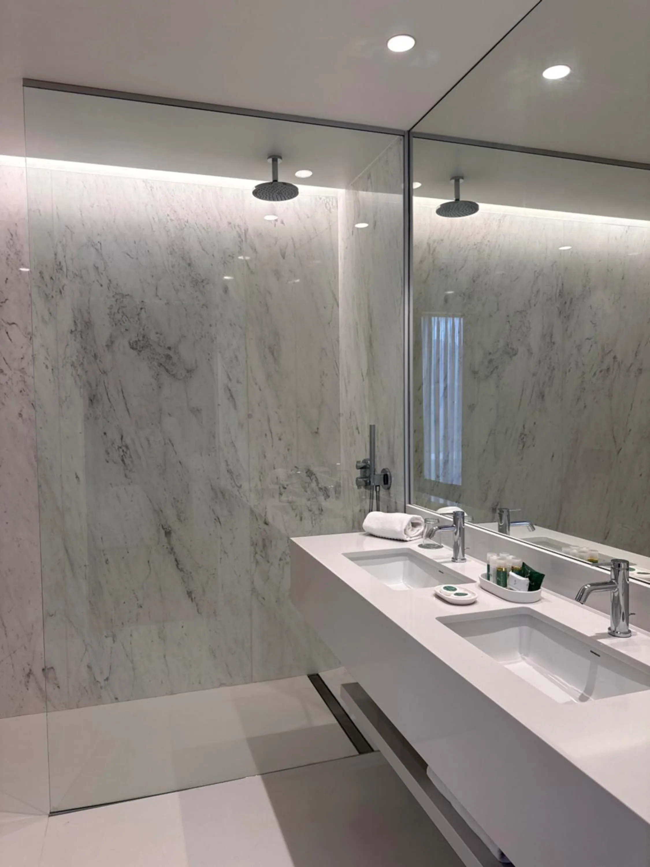 Bathroom in Douro Scala