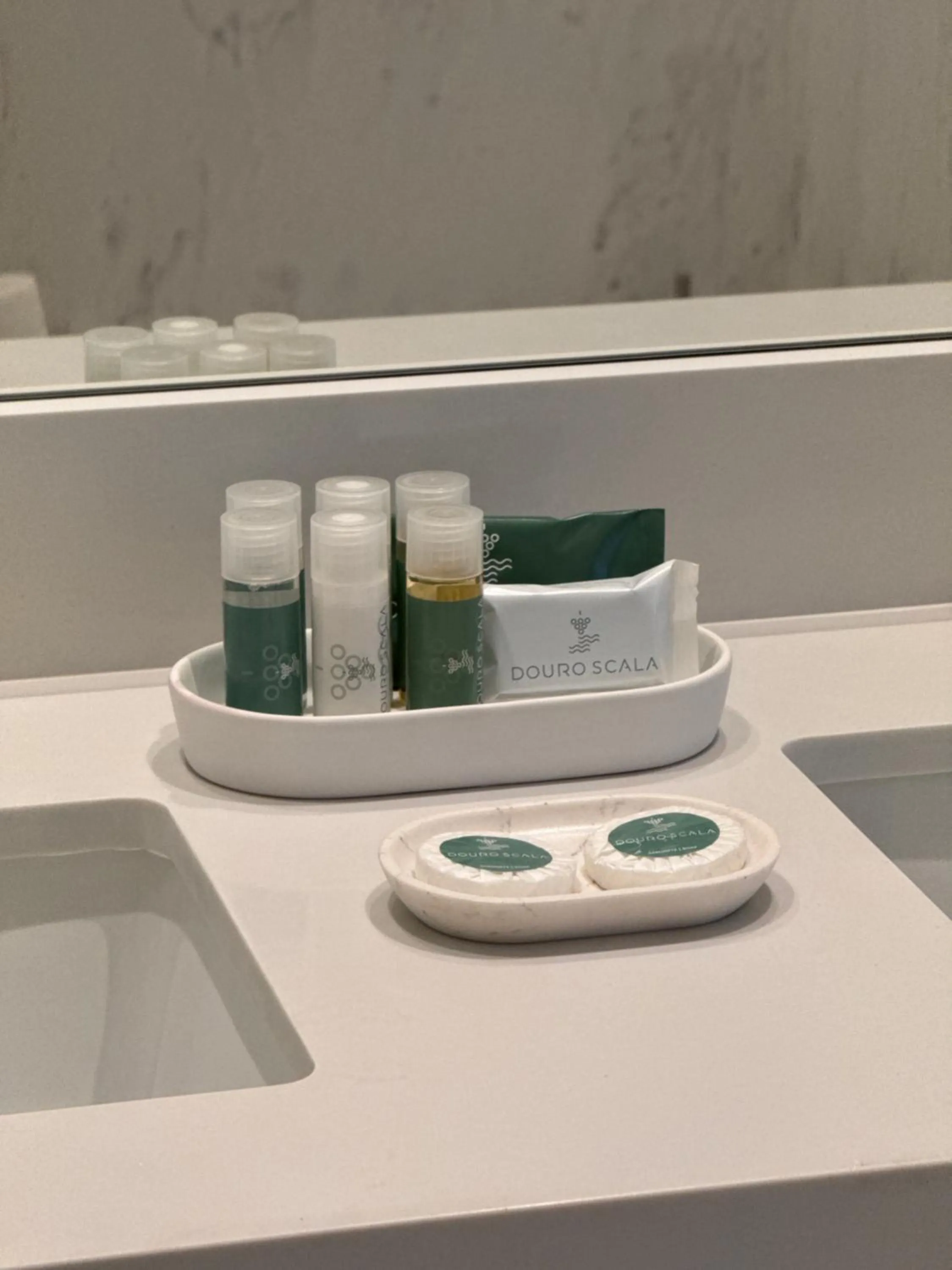 Bathroom in Douro Scala