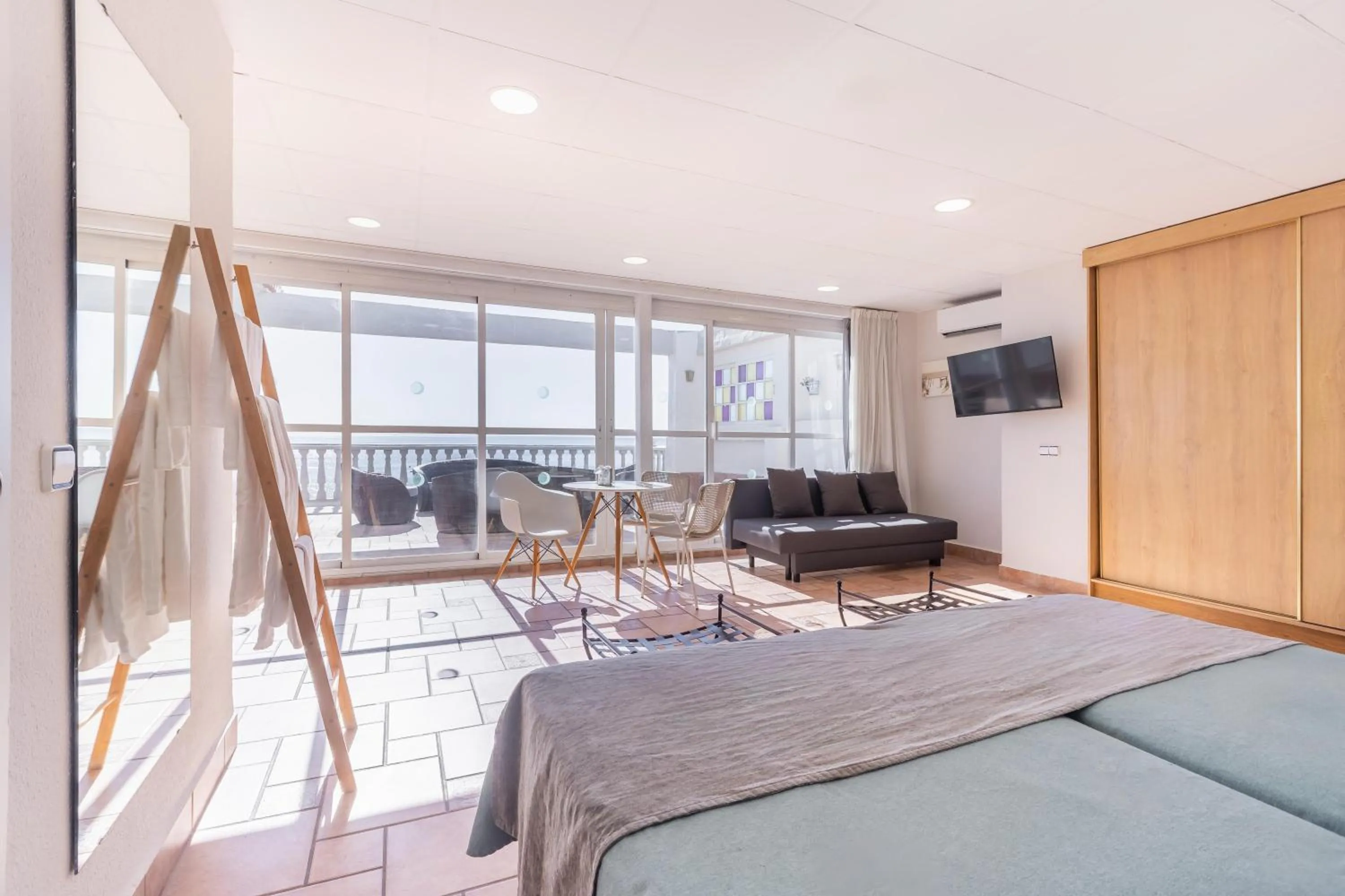 Photo of the whole room, Bed in Hotel Moon Dreams Mediterráneo