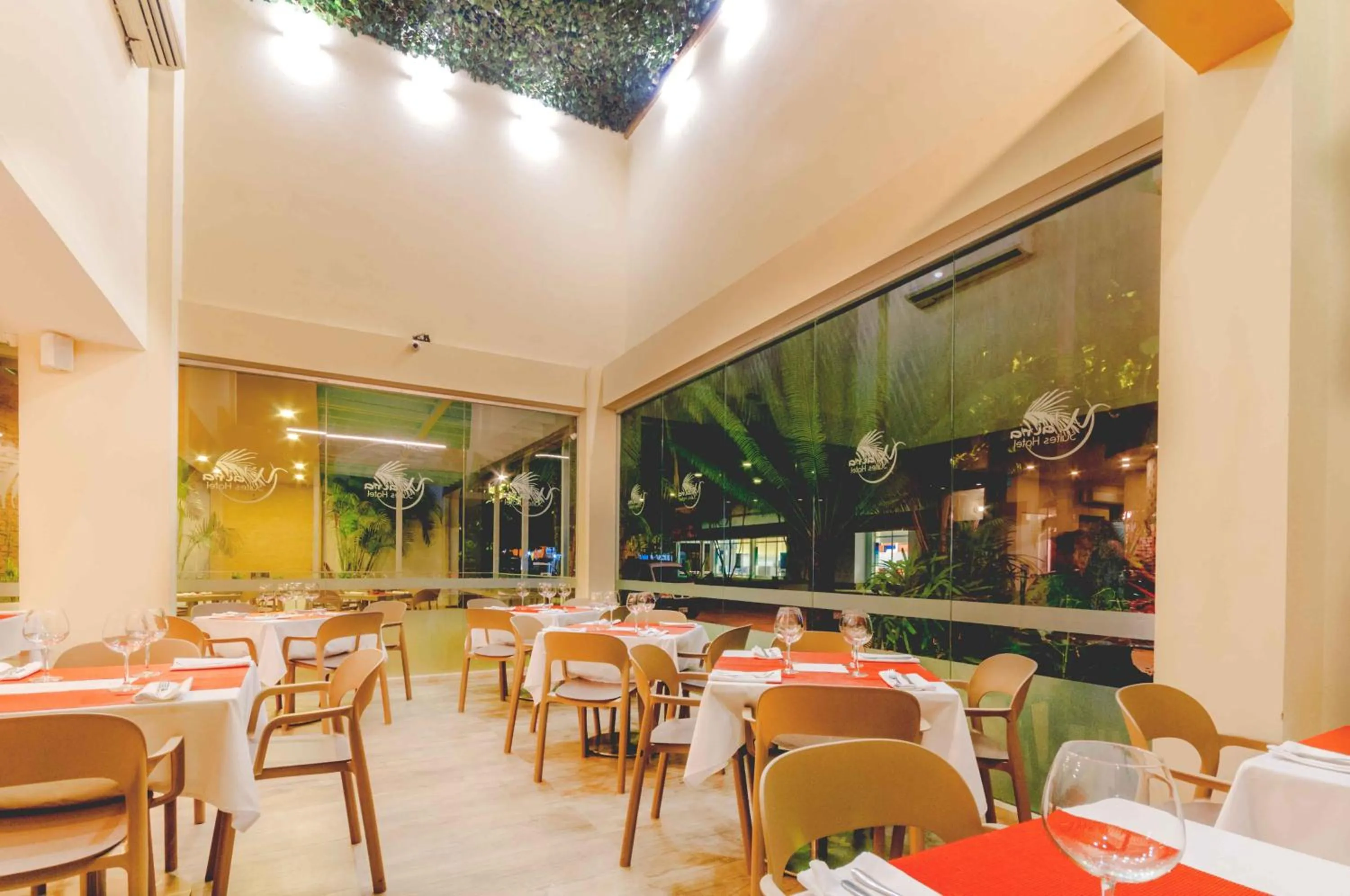 Restaurant/places to eat in Waira Suites