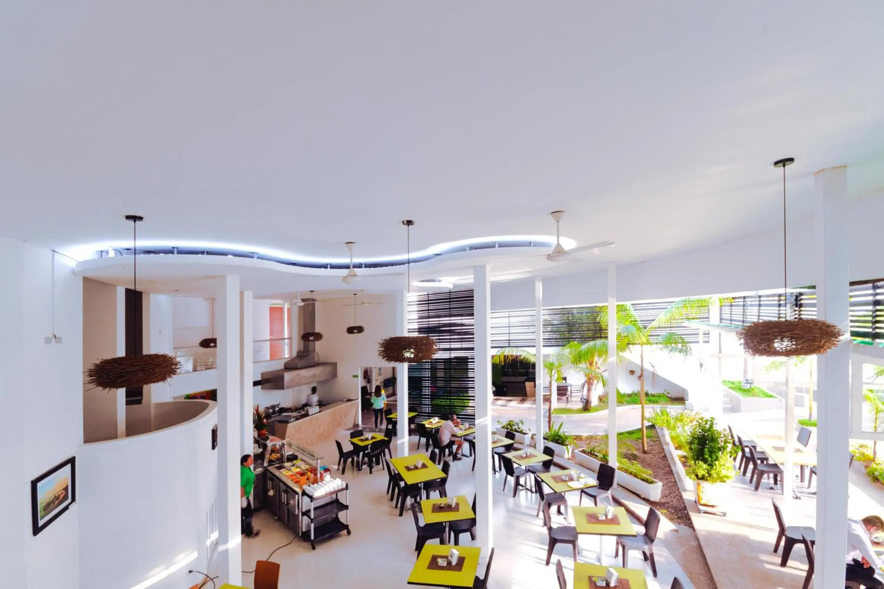 Restaurant/places to eat in Waira Suites Restaurant/places to eat in Waira Suites