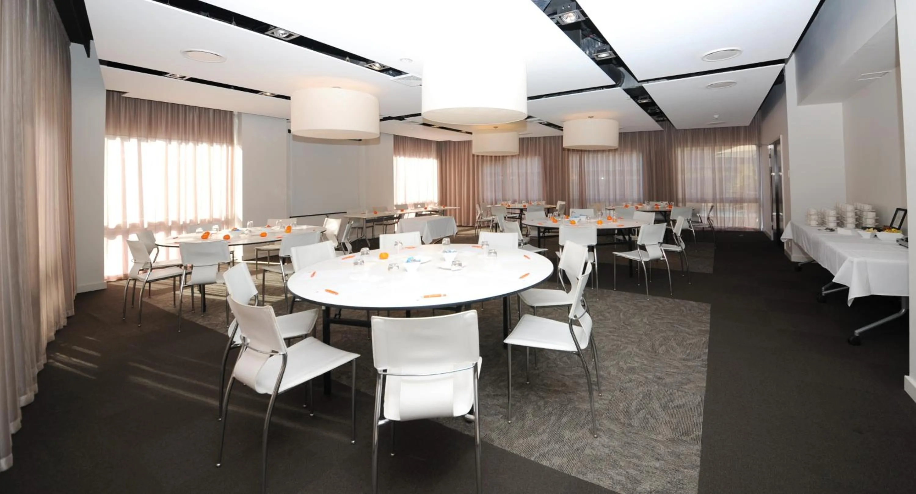 Business facilities in Royal Pacific Hotel