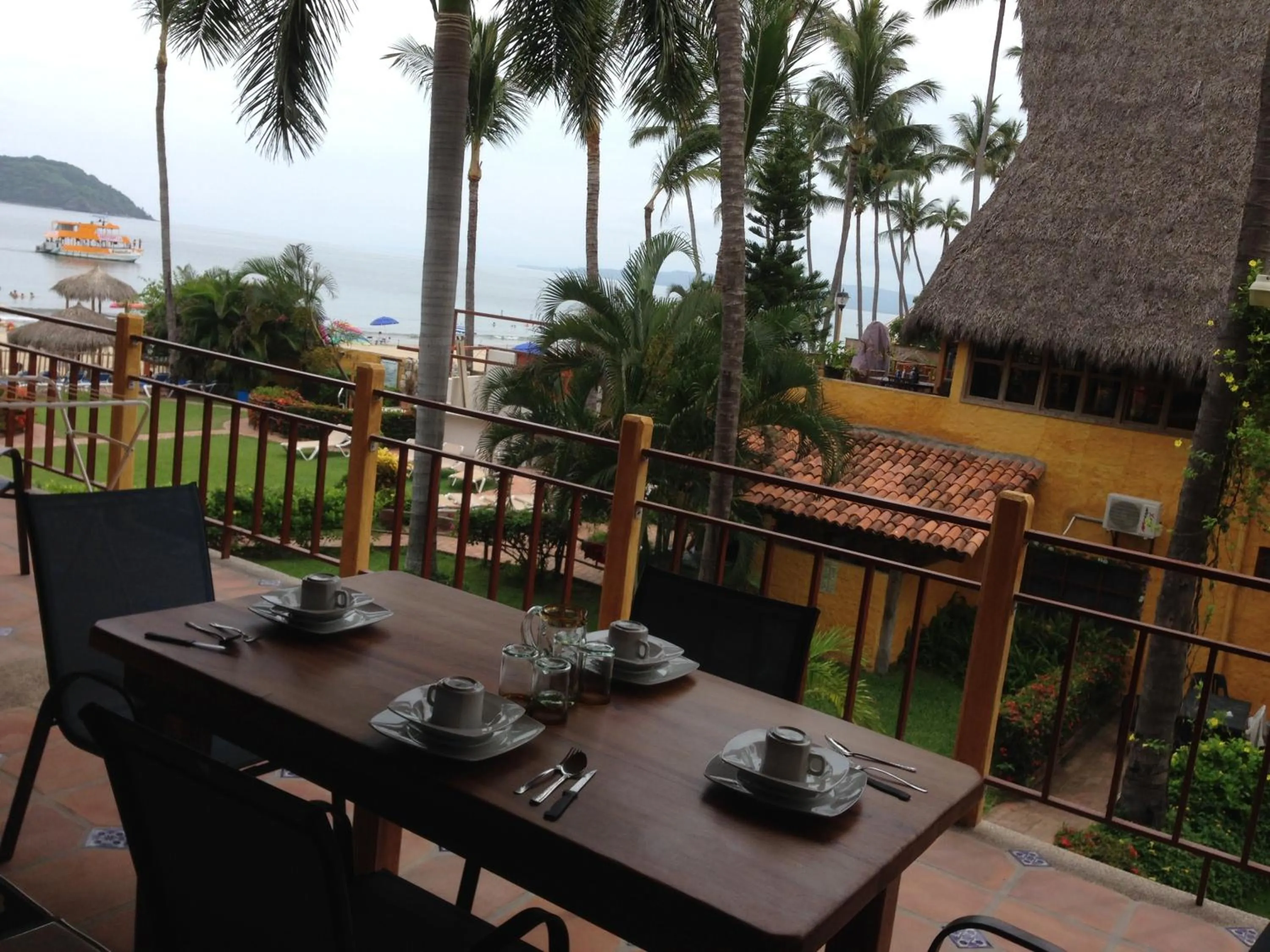 Restaurant/places to eat in Cabañas del Capitan