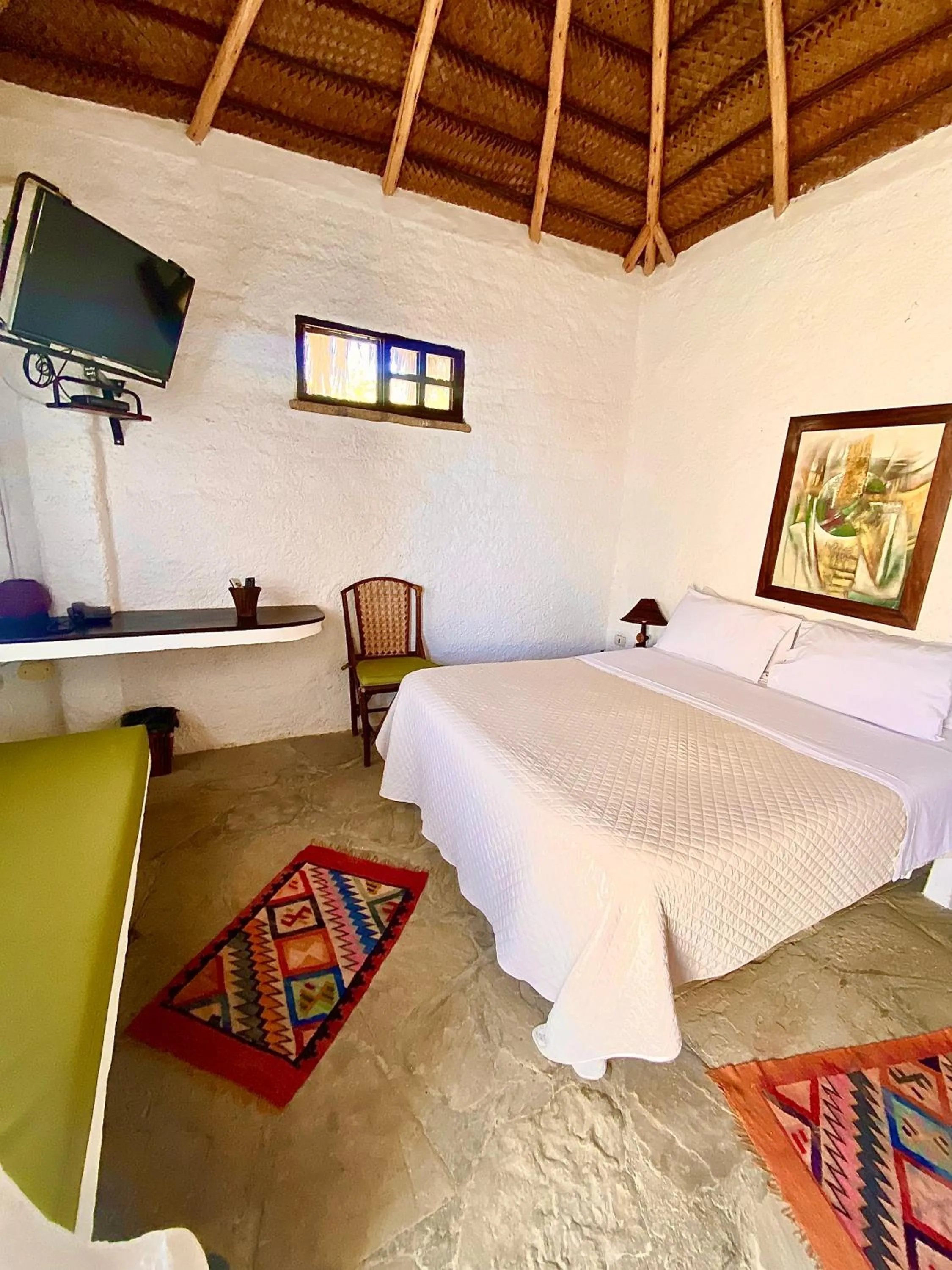 Bed in Hotel Smiling Crab