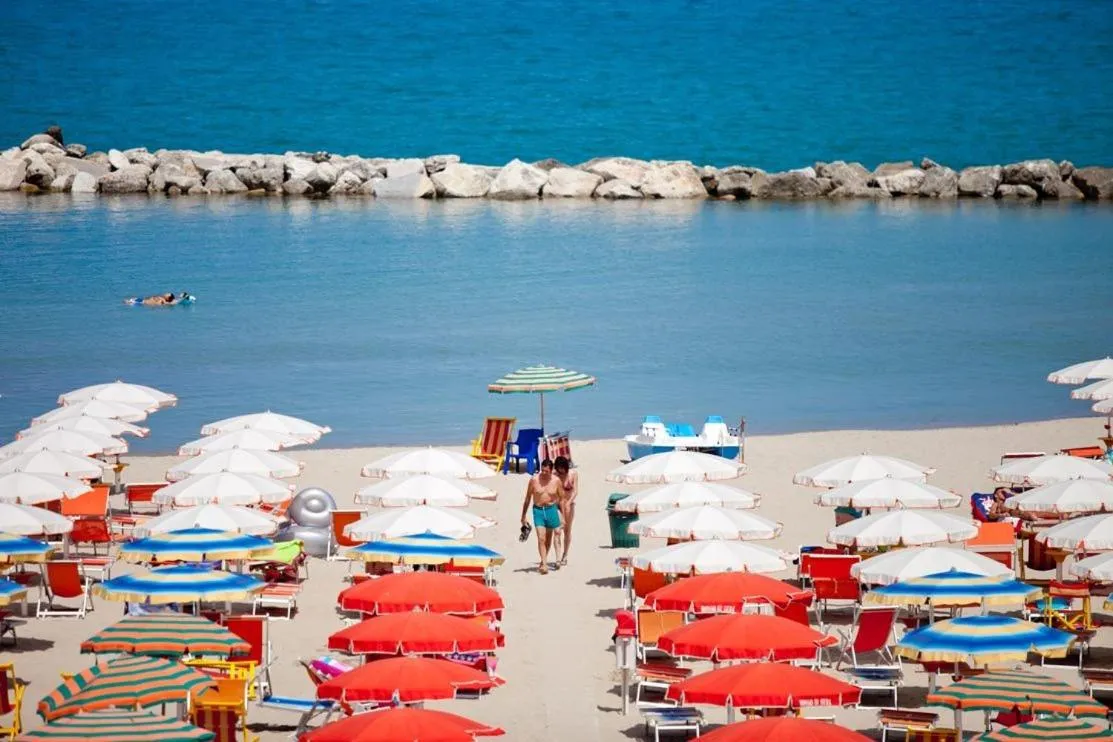 Beach in Hotel Canguro
