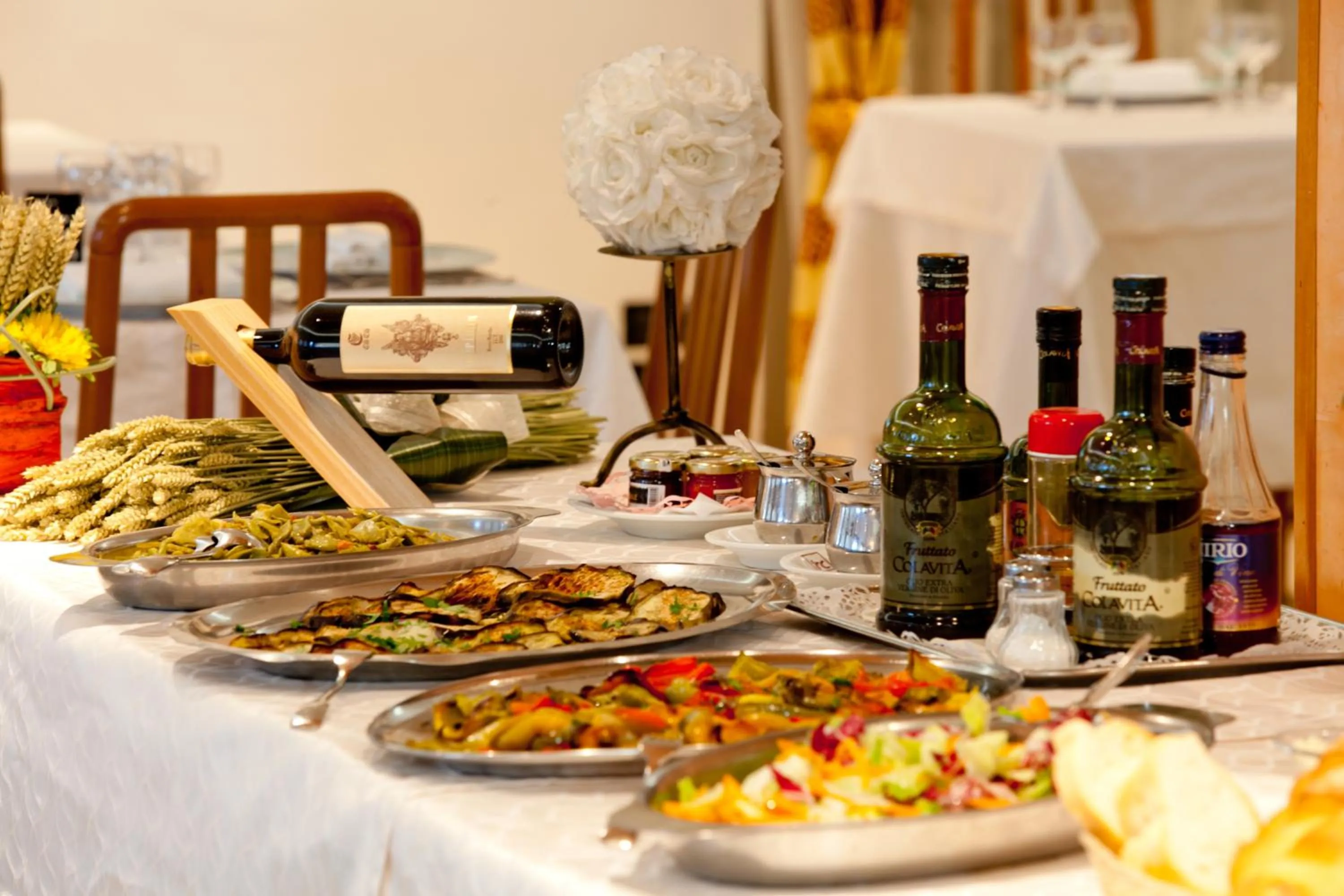 Food in Hotel Canguro