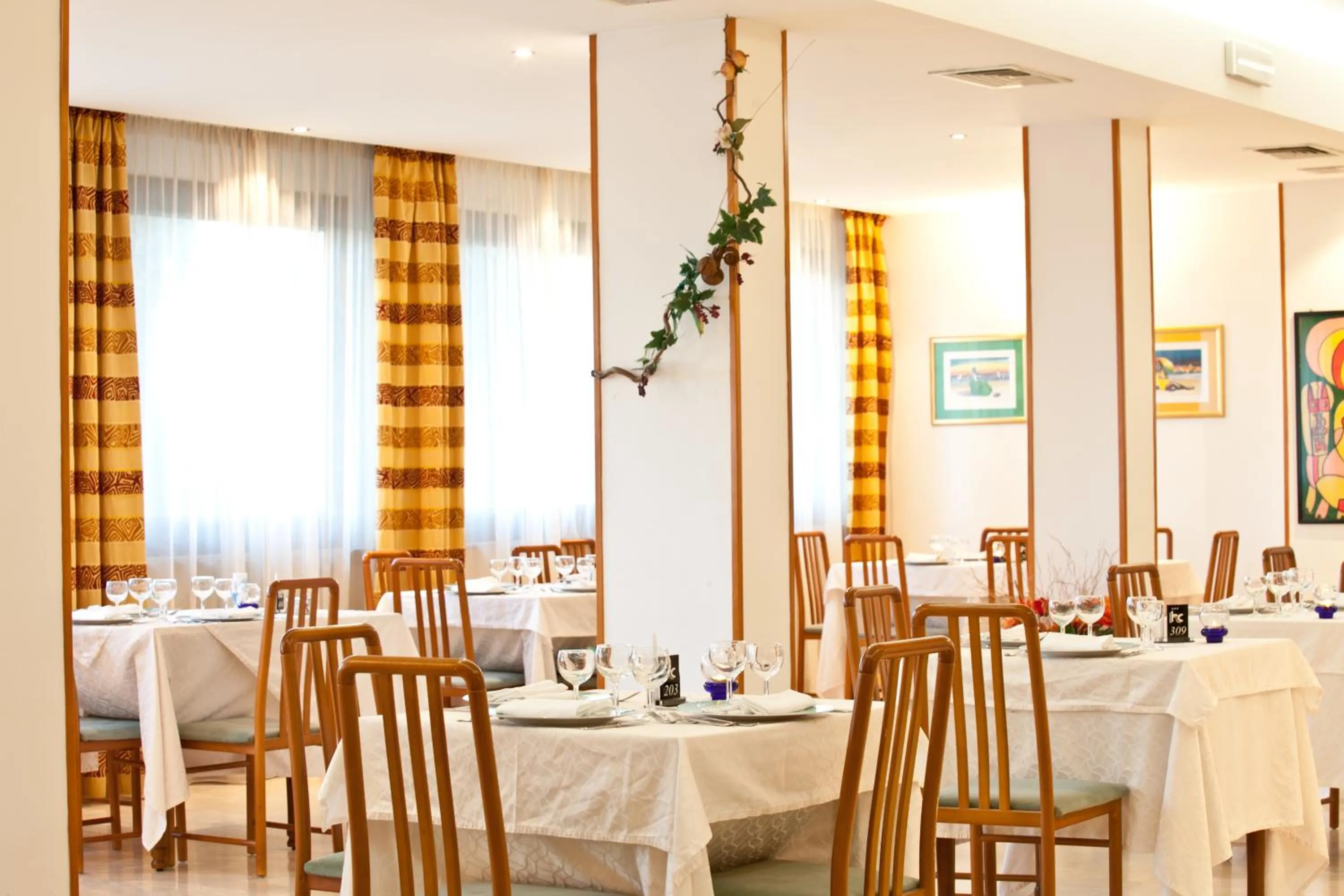Restaurant/places to eat in Hotel Canguro