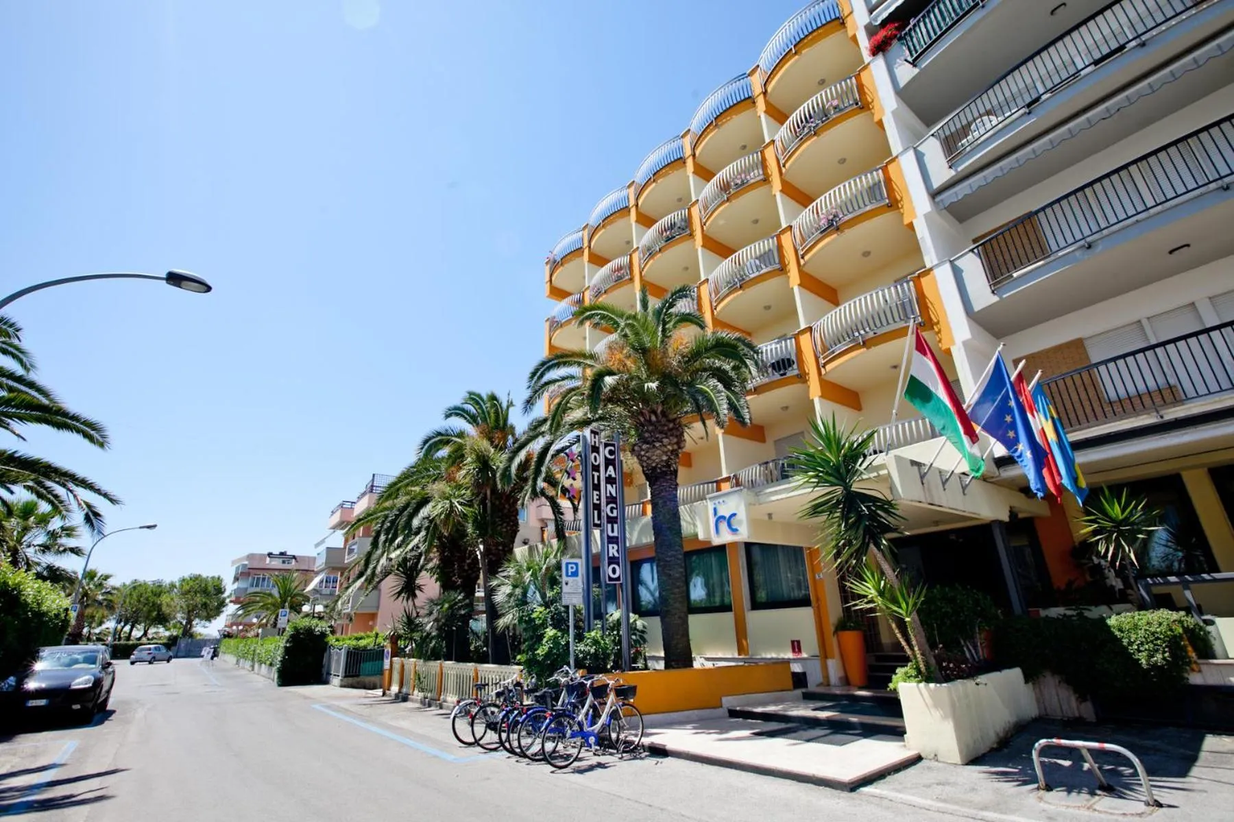 Facade/entrance in Hotel Canguro