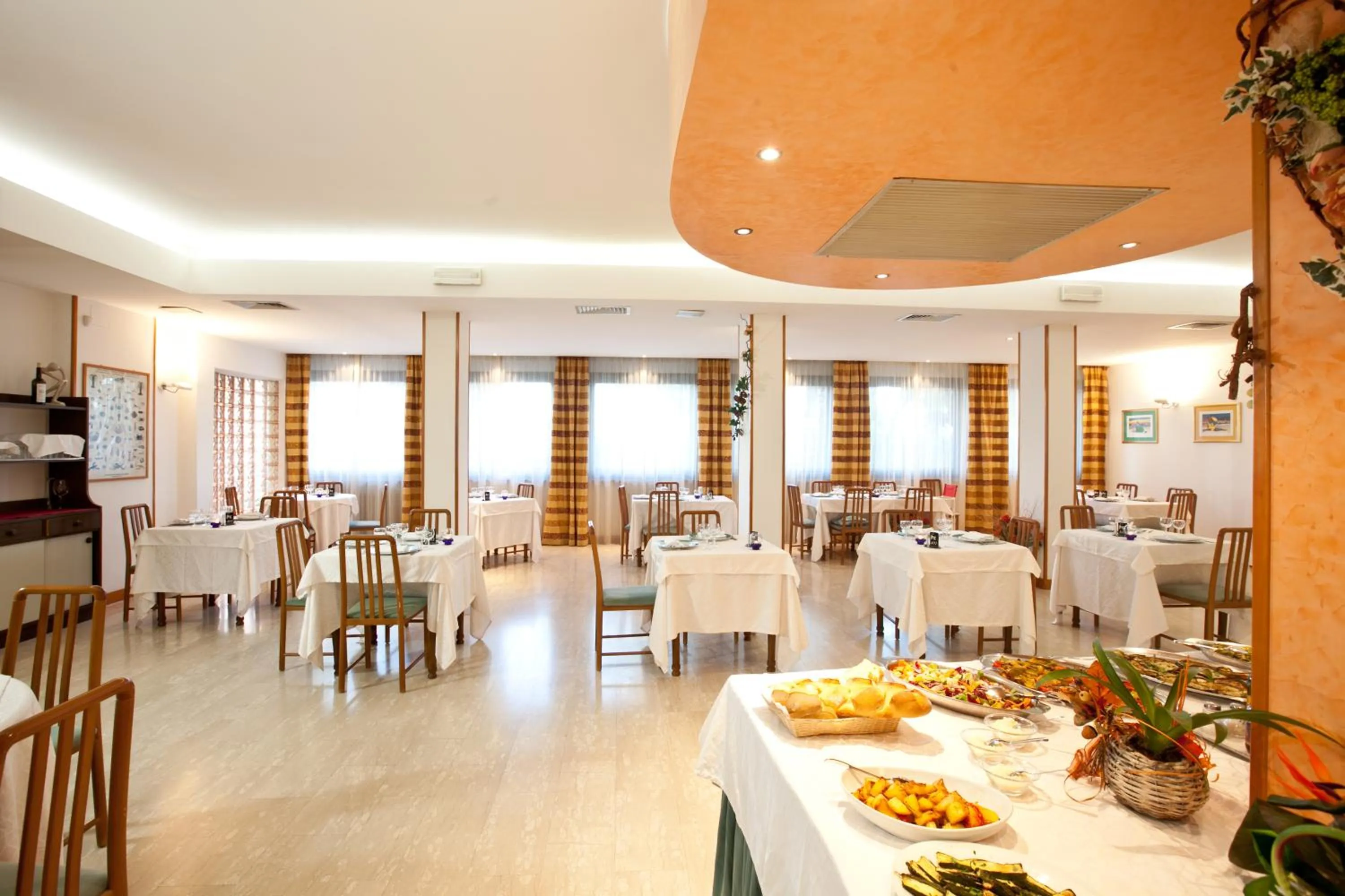 Restaurant/places to eat in Hotel Canguro