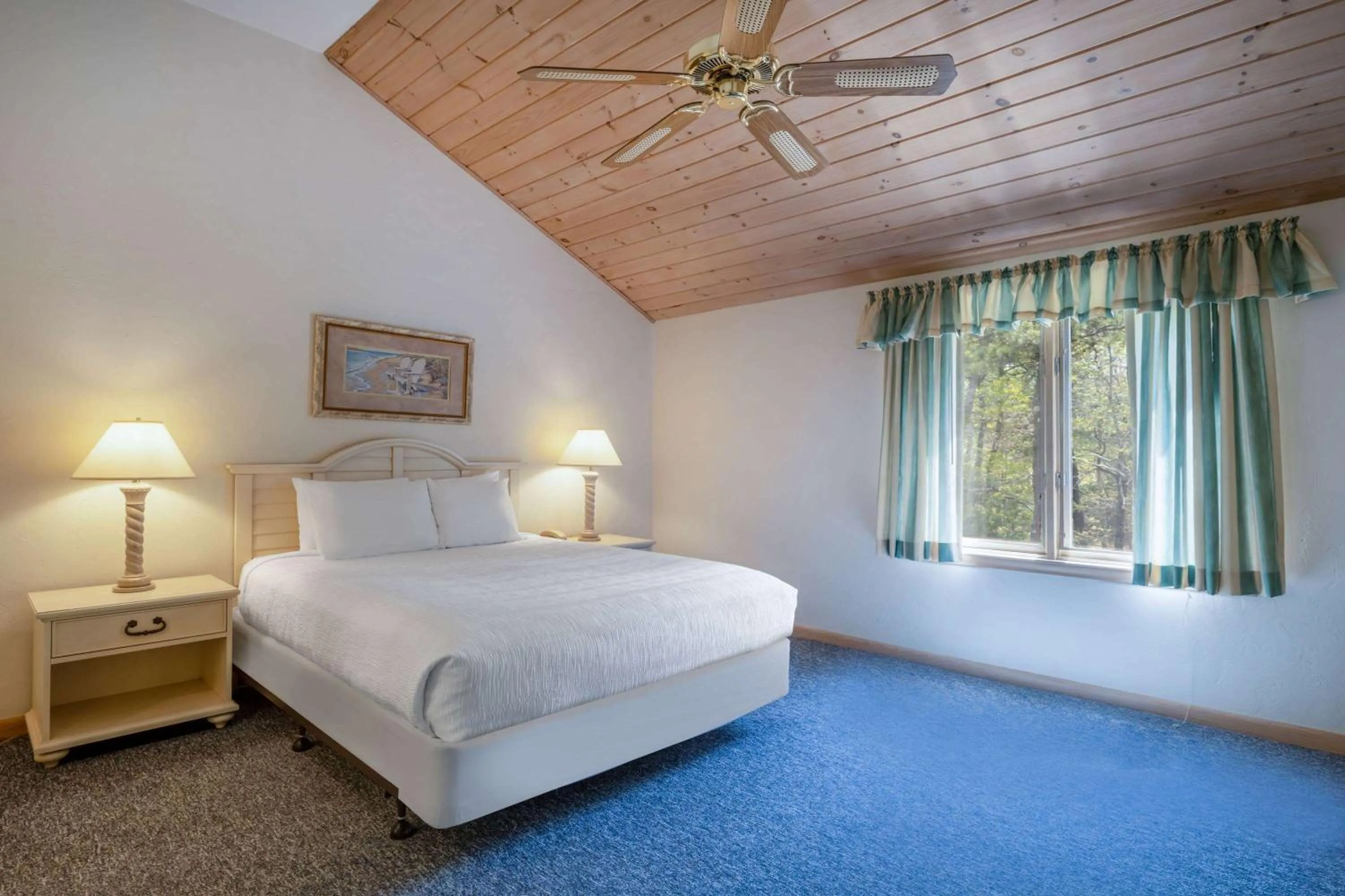 Photo of the whole room, Bed in Southcape Resort Mashpee